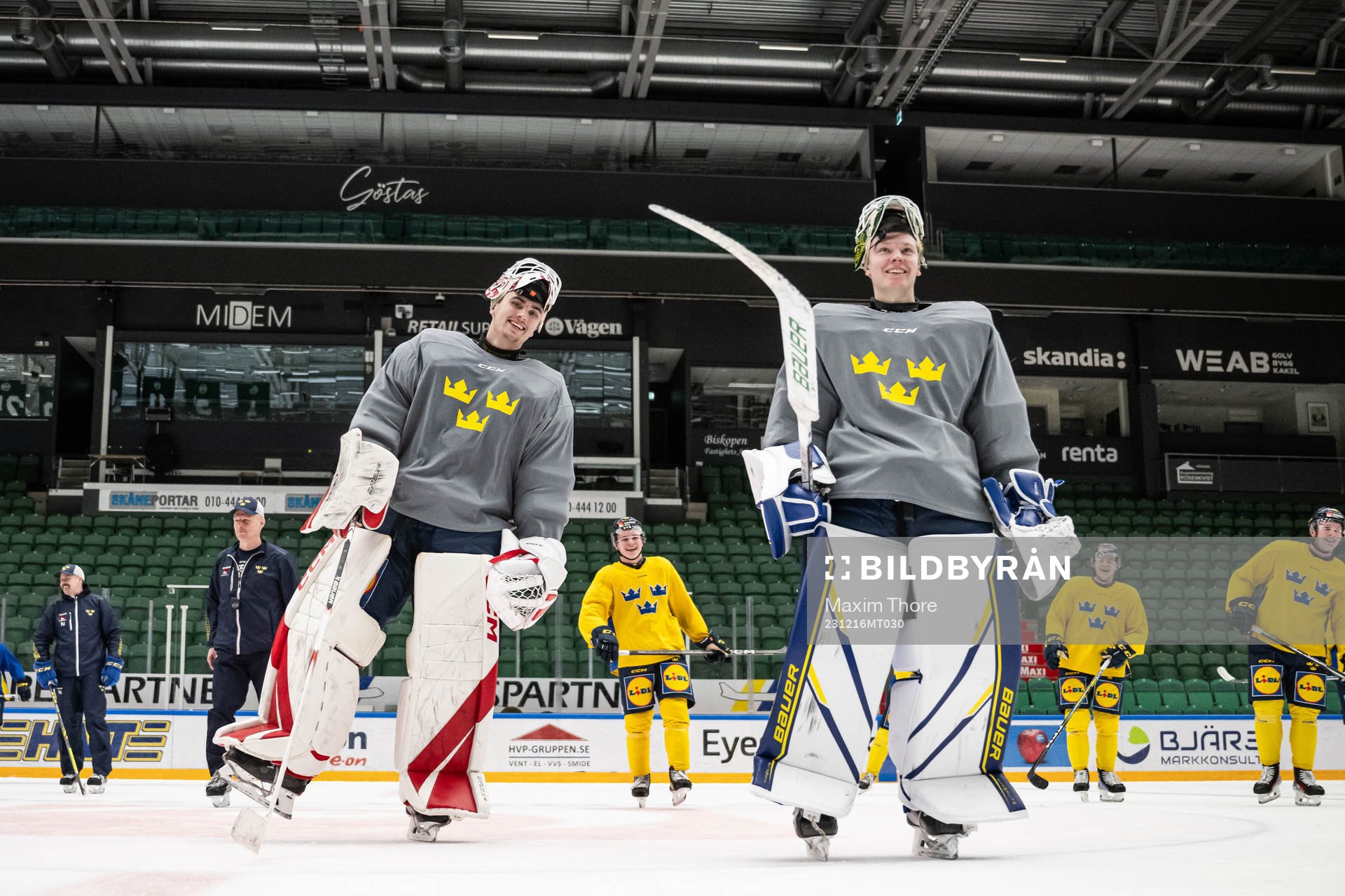 Goaltender Kevin Reidler and goaltender Melker Thelin of