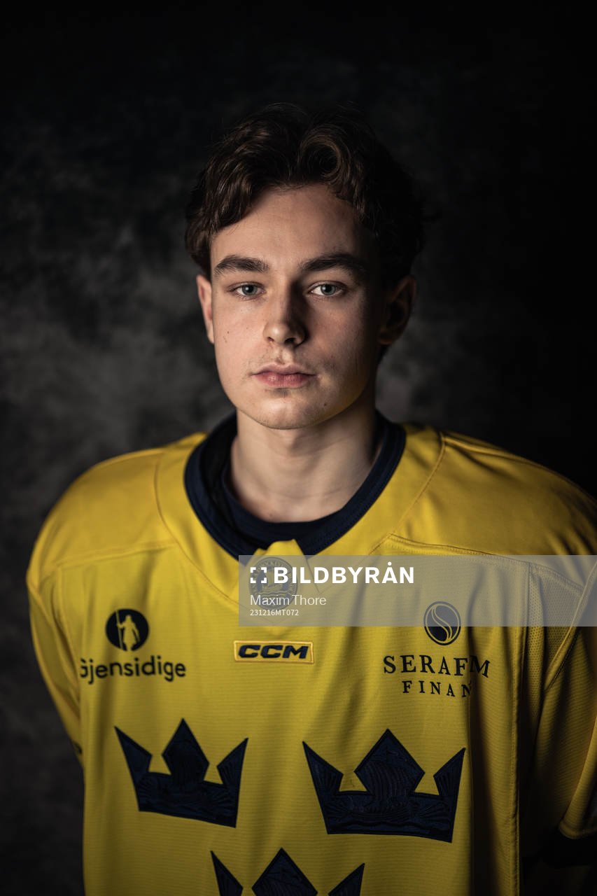 Felix Unger Sörum of the Swedish under-20 national ice