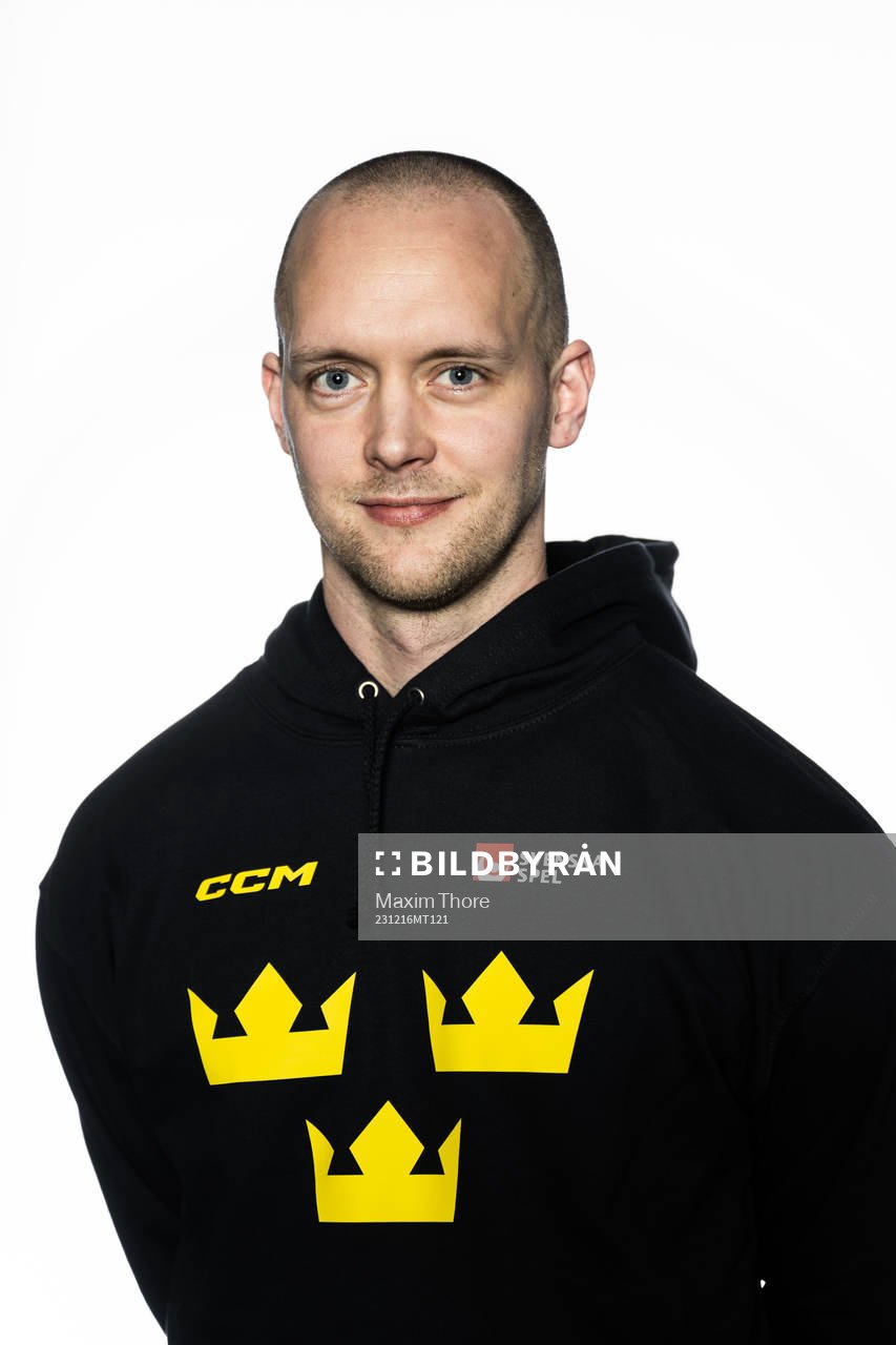 Equipment manager Jonas Landström of the Swedish under-20