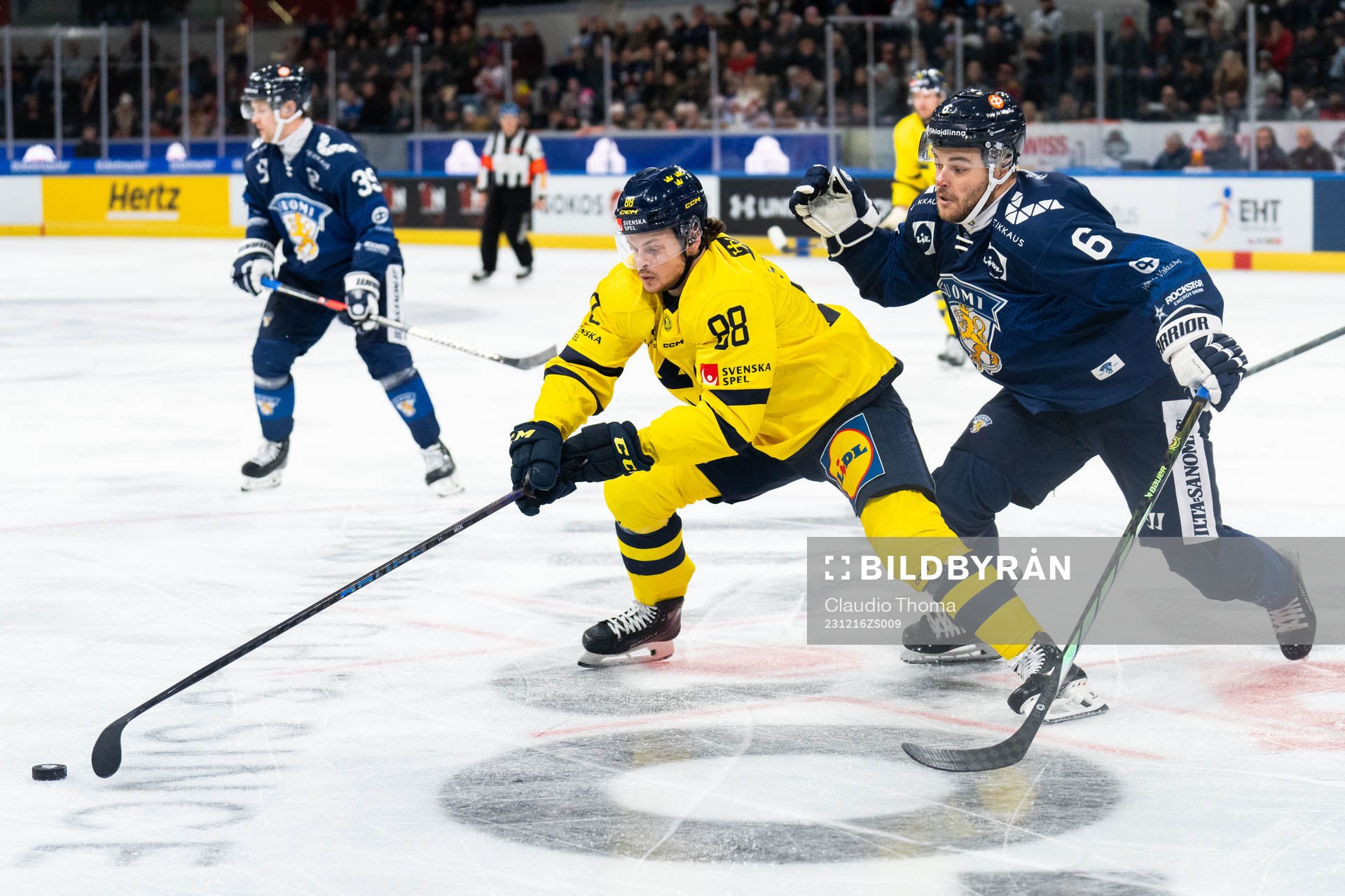 Malte Strömwall of Sweden and Ruben Rafkin of Finland in