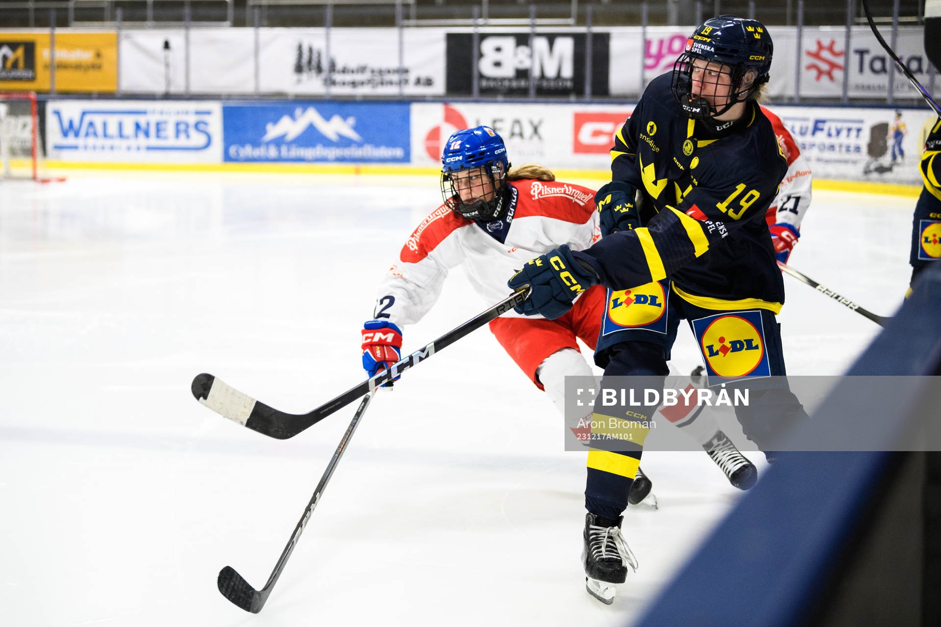 Tjeckiens Klara Hymlarova och Sveriges Sara Hjalmarsson