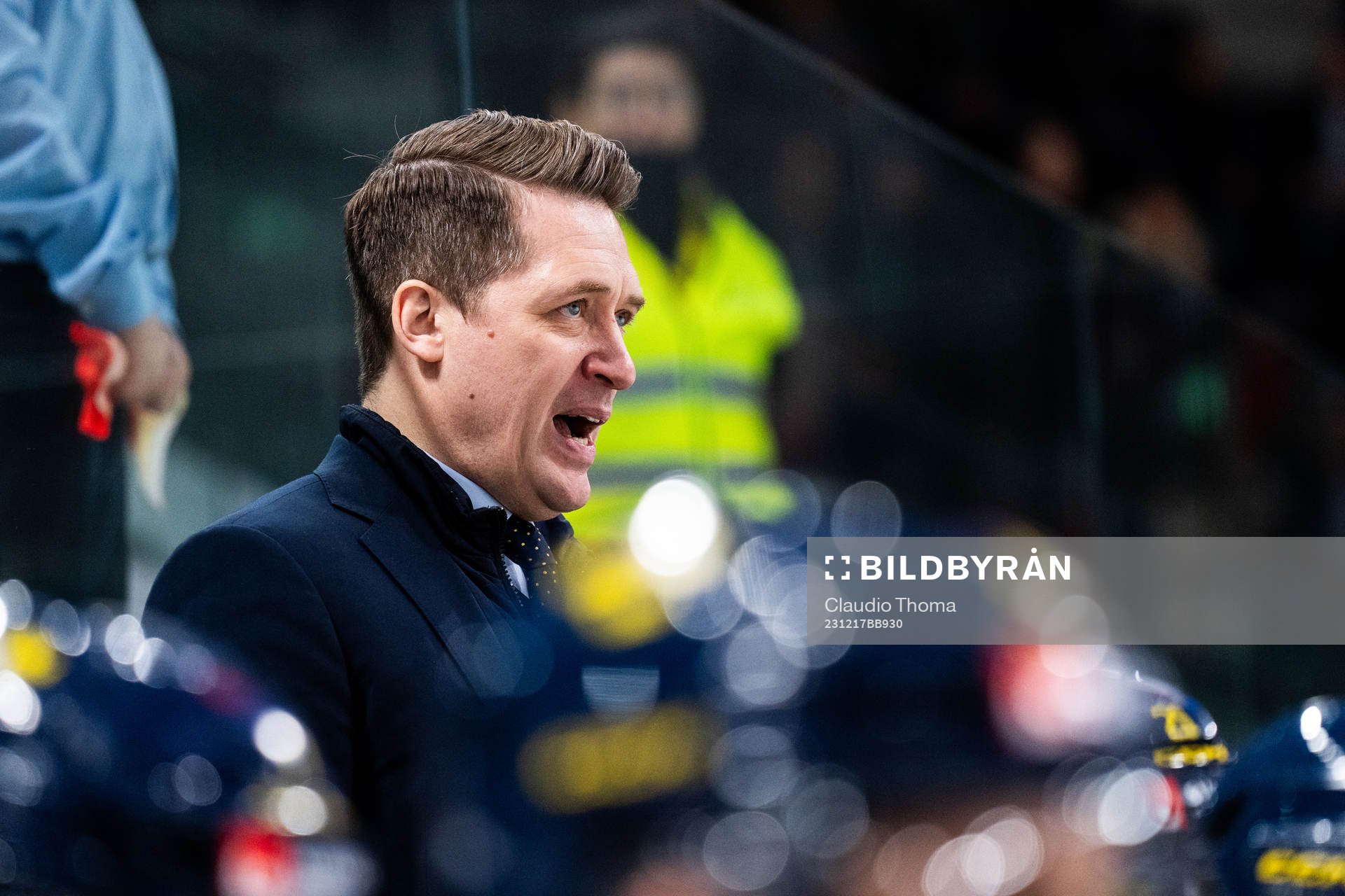 Head coach Sam Hallam of Sweden in the ice hockey game