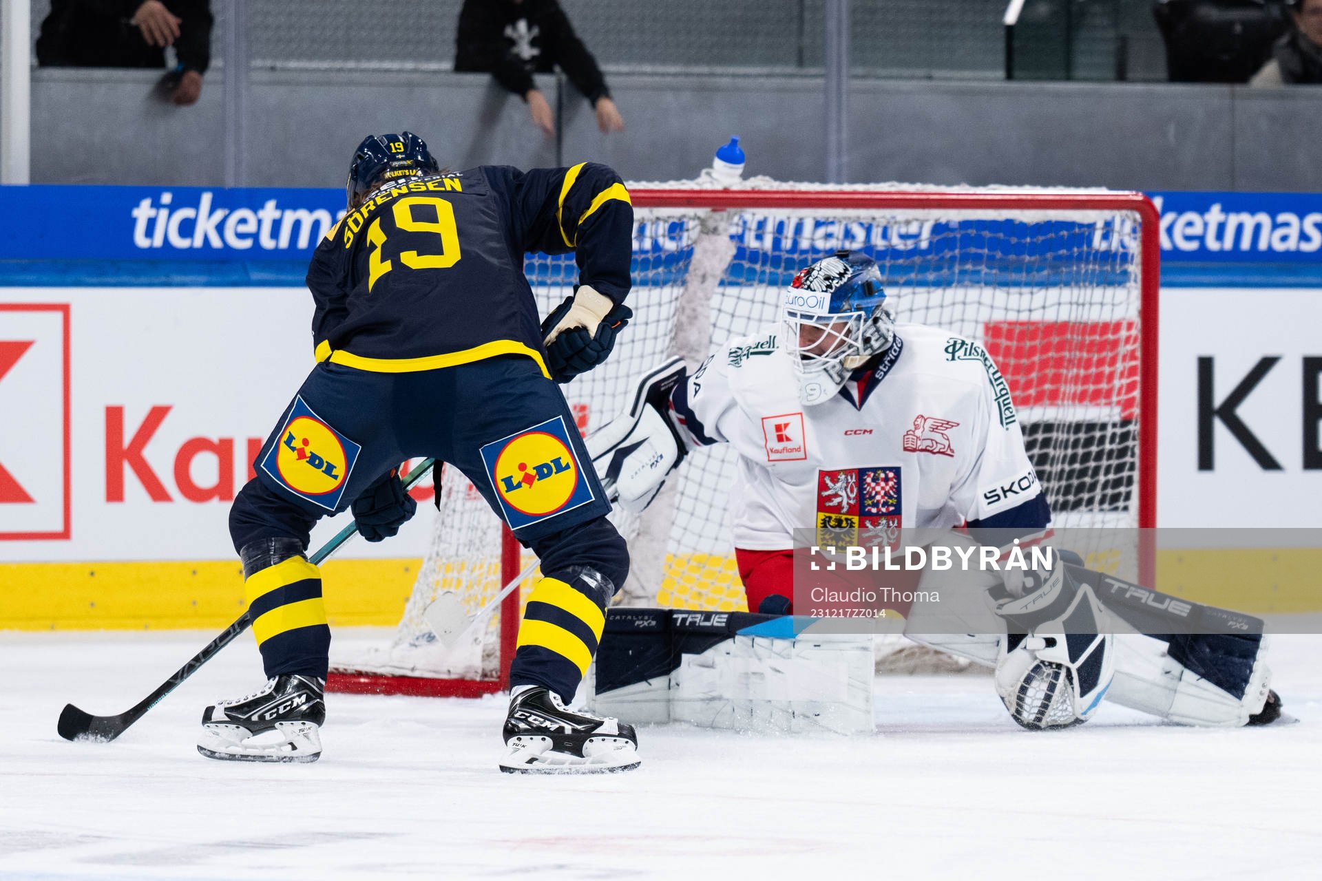 Marcus Sörensen of Sweden and Dominik Pavlat of Czech