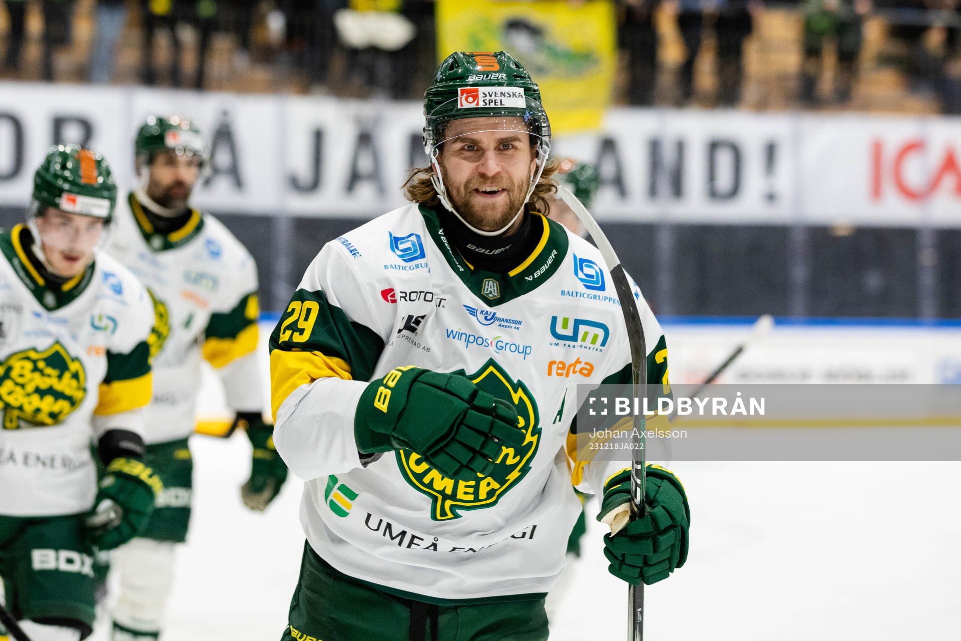 Björklövens Alexander Wiklund jublar