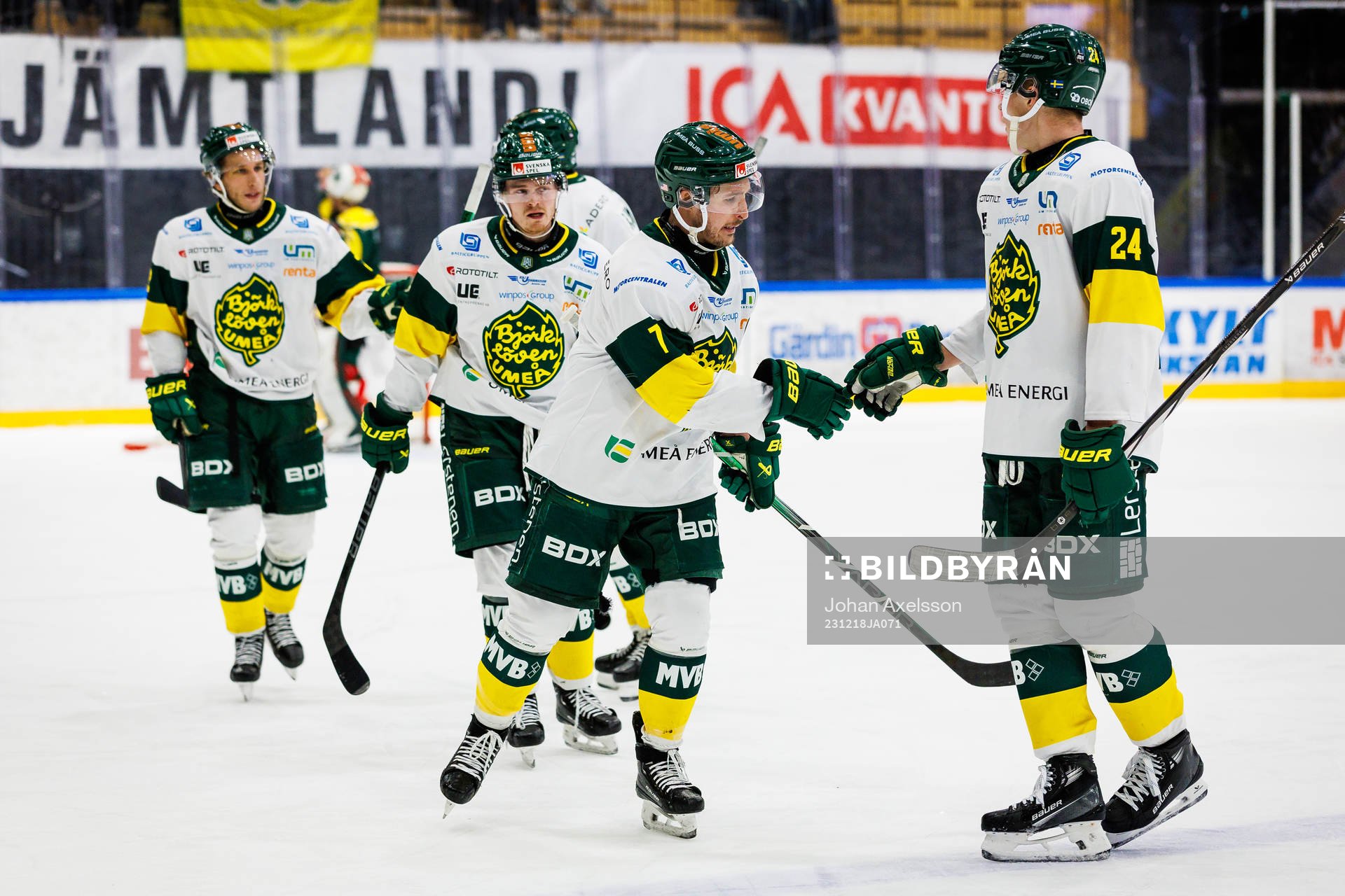 Björklövens Nicholas Schilkey jublar med Linus Cronholm