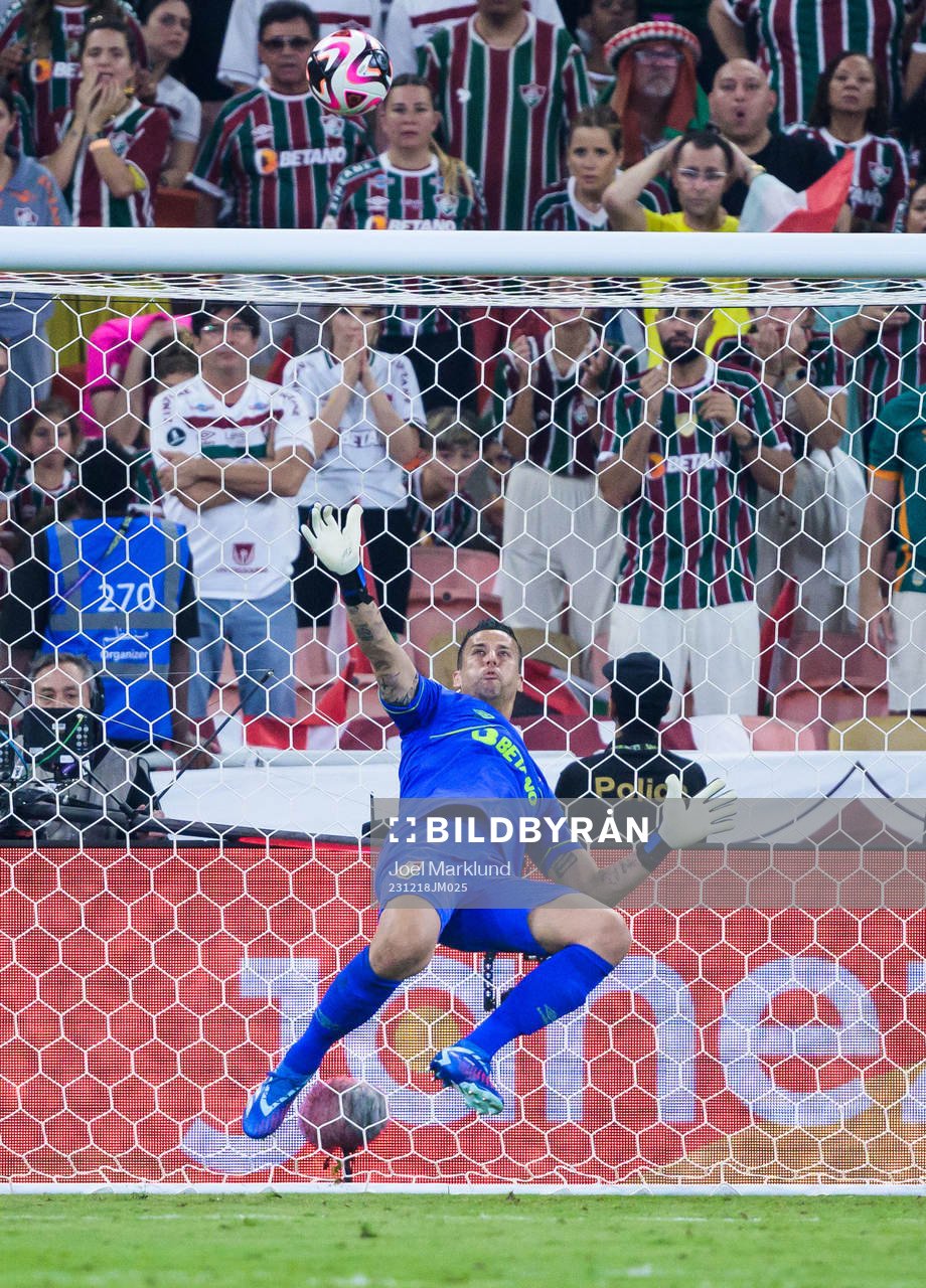 Goalkeeper Fabio of Fluminense during the FIFA Club World Cup semifinal match between Fluminense and Al Ahly on December 18, 2023 in Jeddah.