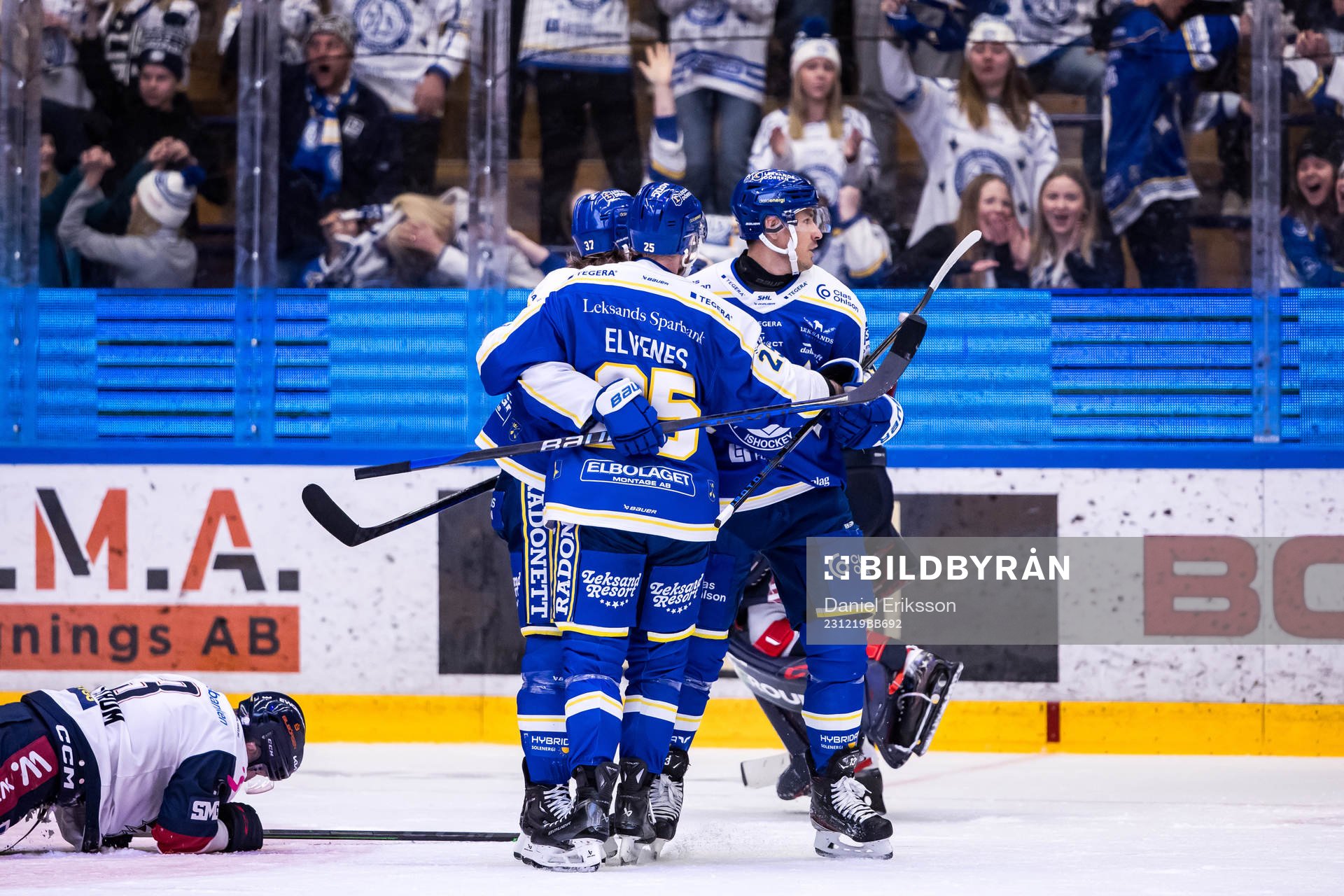 Leksands Anton Lindholm, Lucas Elvenes och Jon Knuts jublar