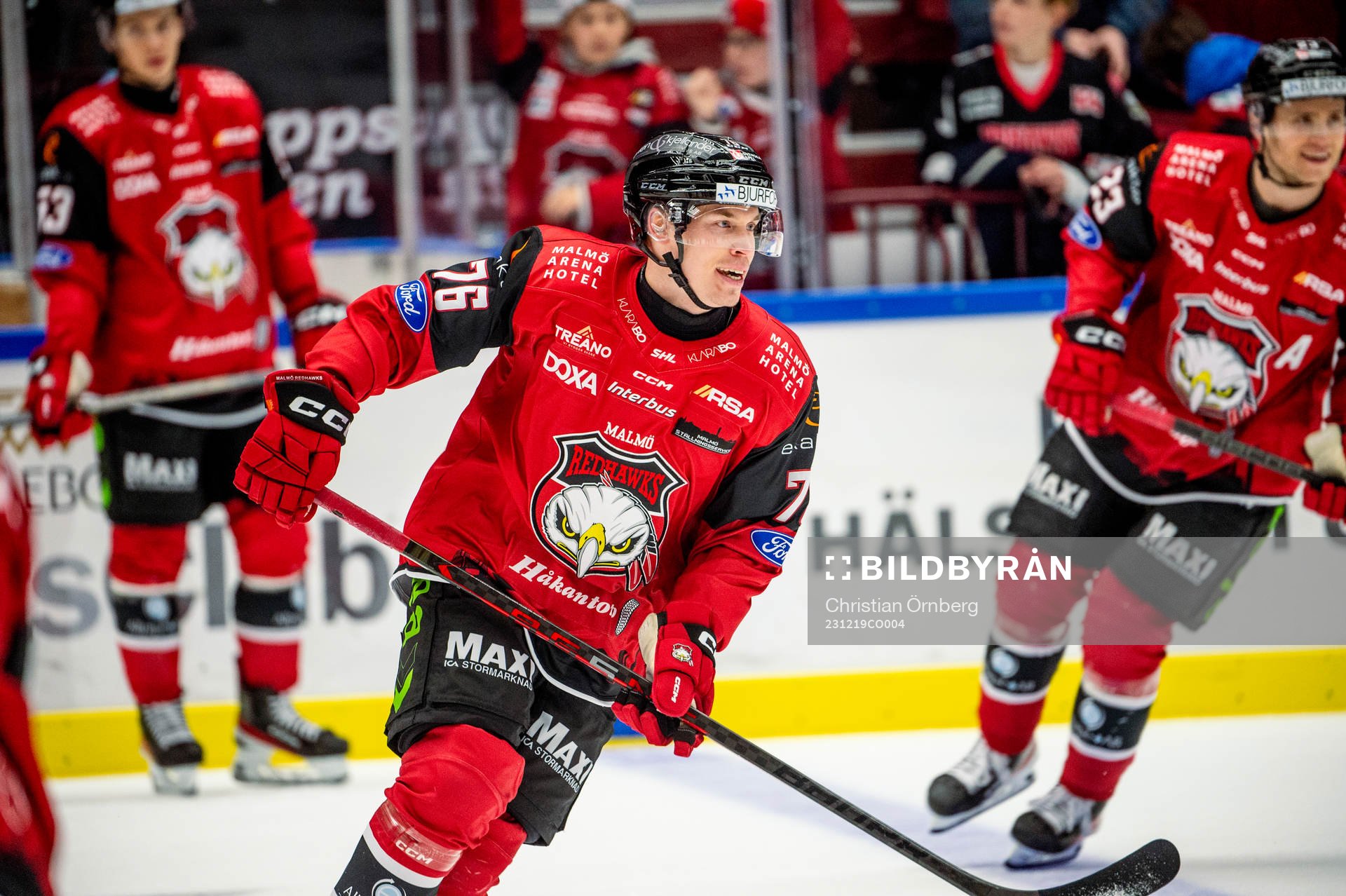 Malmö Redhawks Tomi Sallinen värmer upp innan