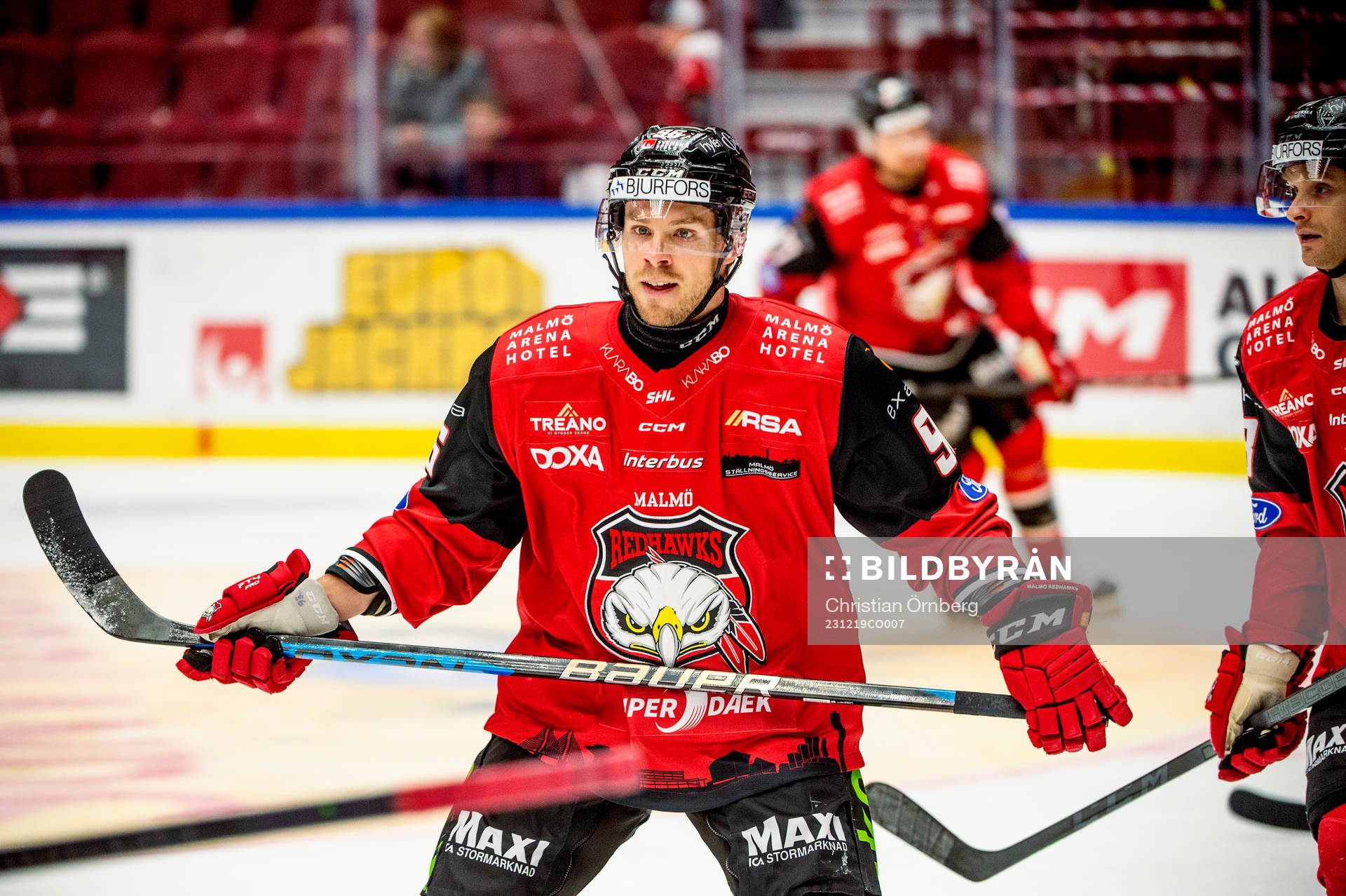 Malmö Redhawks Emil Forslund värmer upp innan