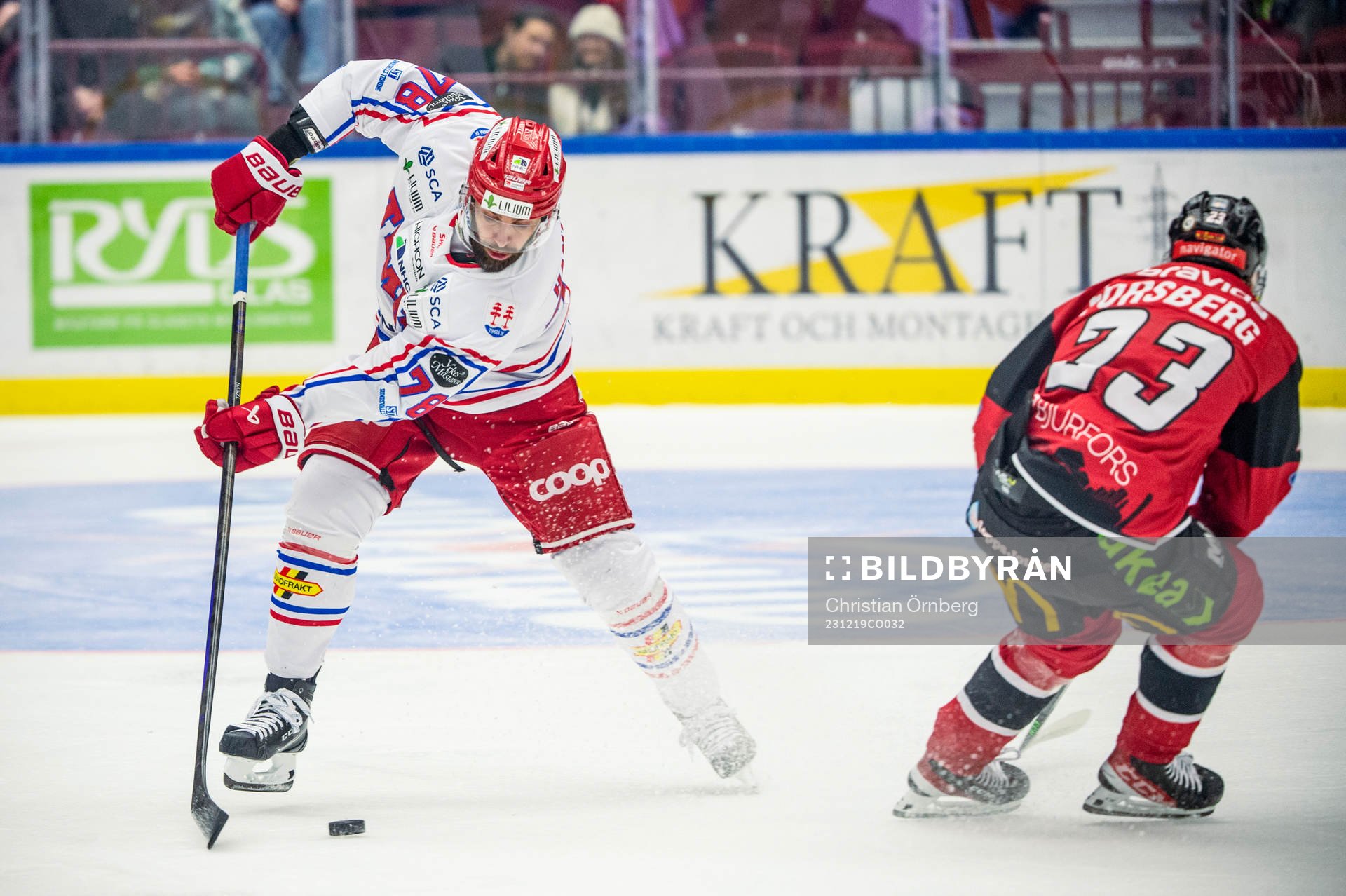Timrås Robin Hanzl mot Malmö Redhawks Christoffer Forsberg