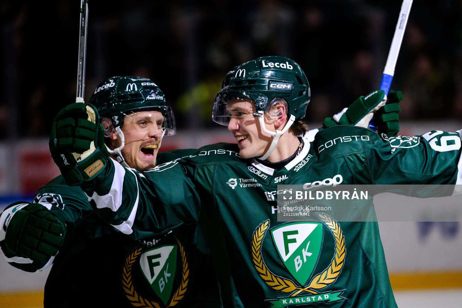 Färjestads Magnus Nygren och Noel Fransén jublar