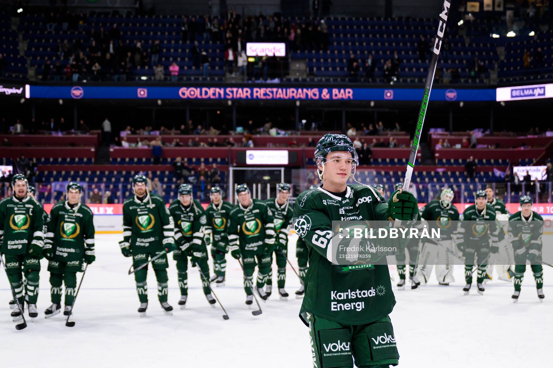 Färjestads Noel Fransén jublar med lagkamrater