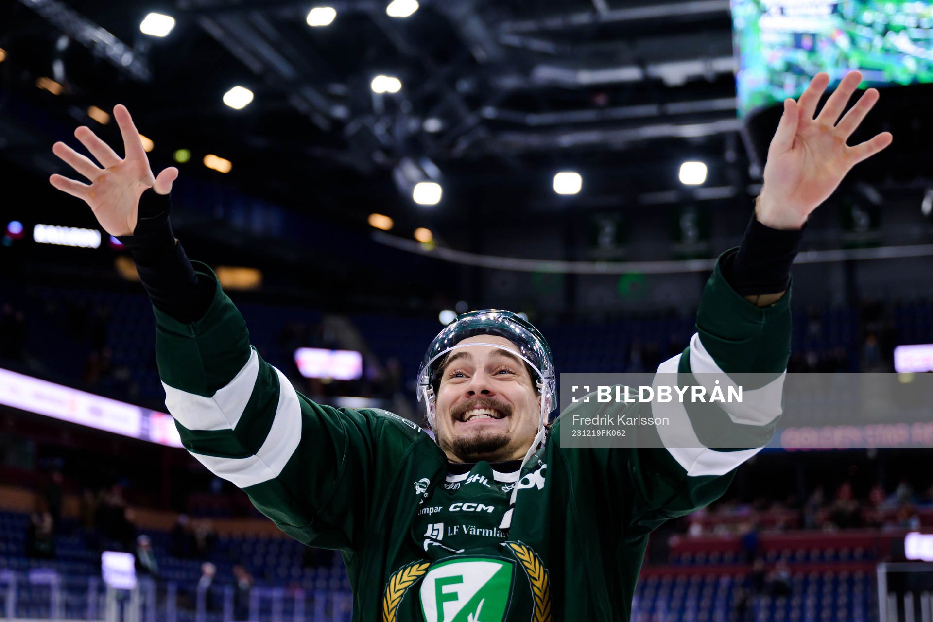 Färjestads David Tomasek jublar