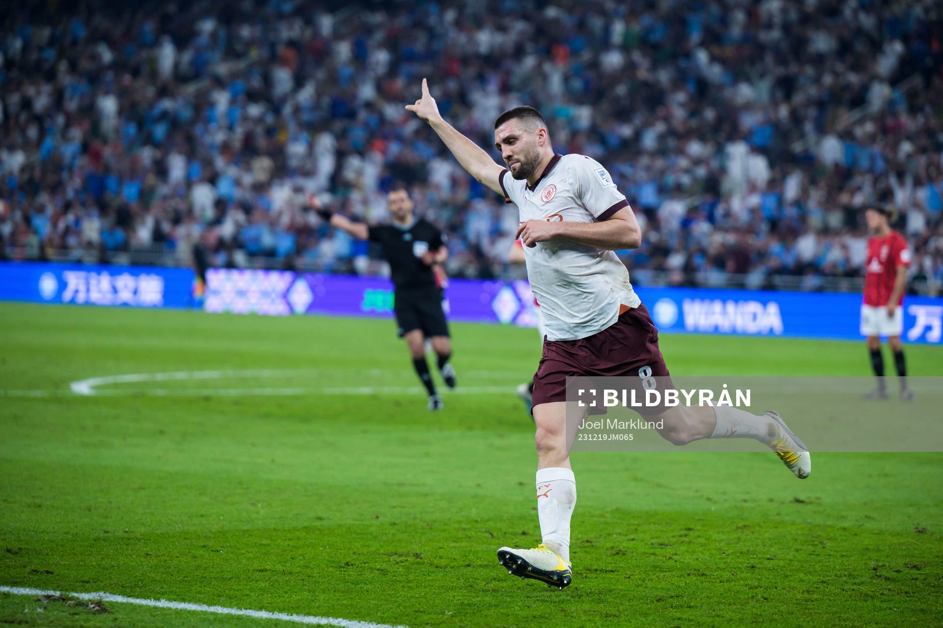 Mateo Kovacic of Manchester City celebrates
