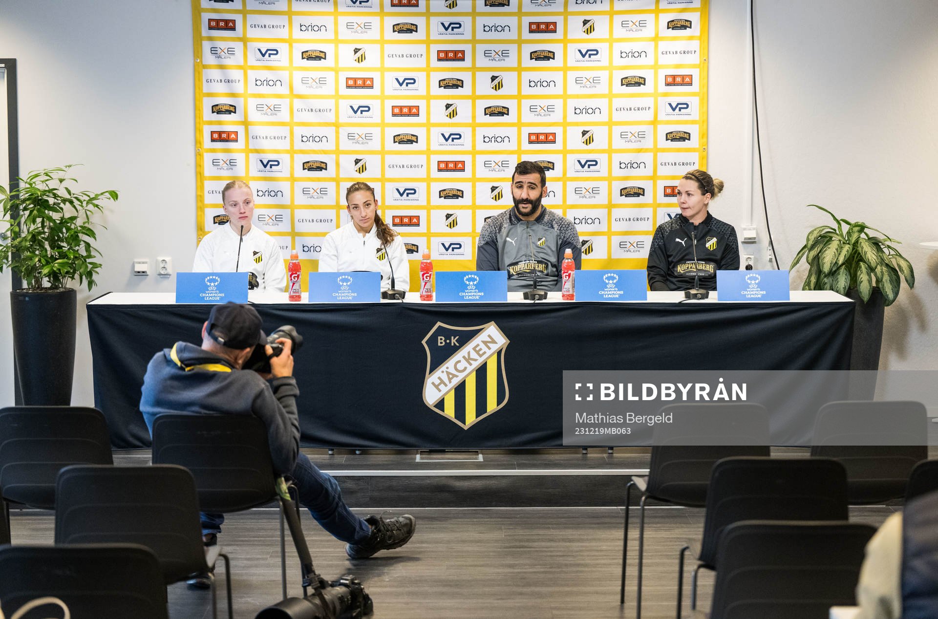 Anna Sandberg, Rusul Rosa Kafaji, Head coach Mak Lind and