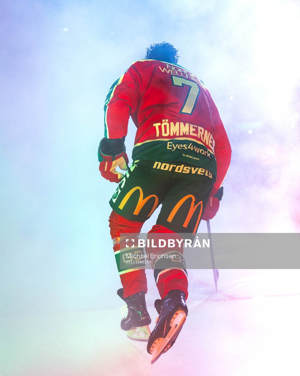 Frölundas Henrik Tömmernes innan ishockeymatchen i SHL