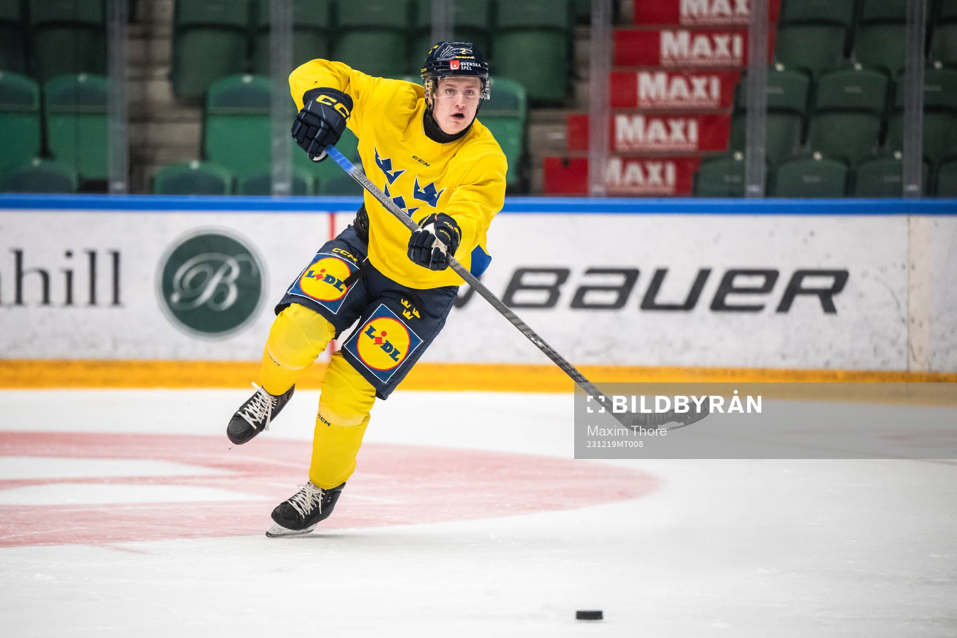 Elias Pettersson of the Swedish under-20 national ice