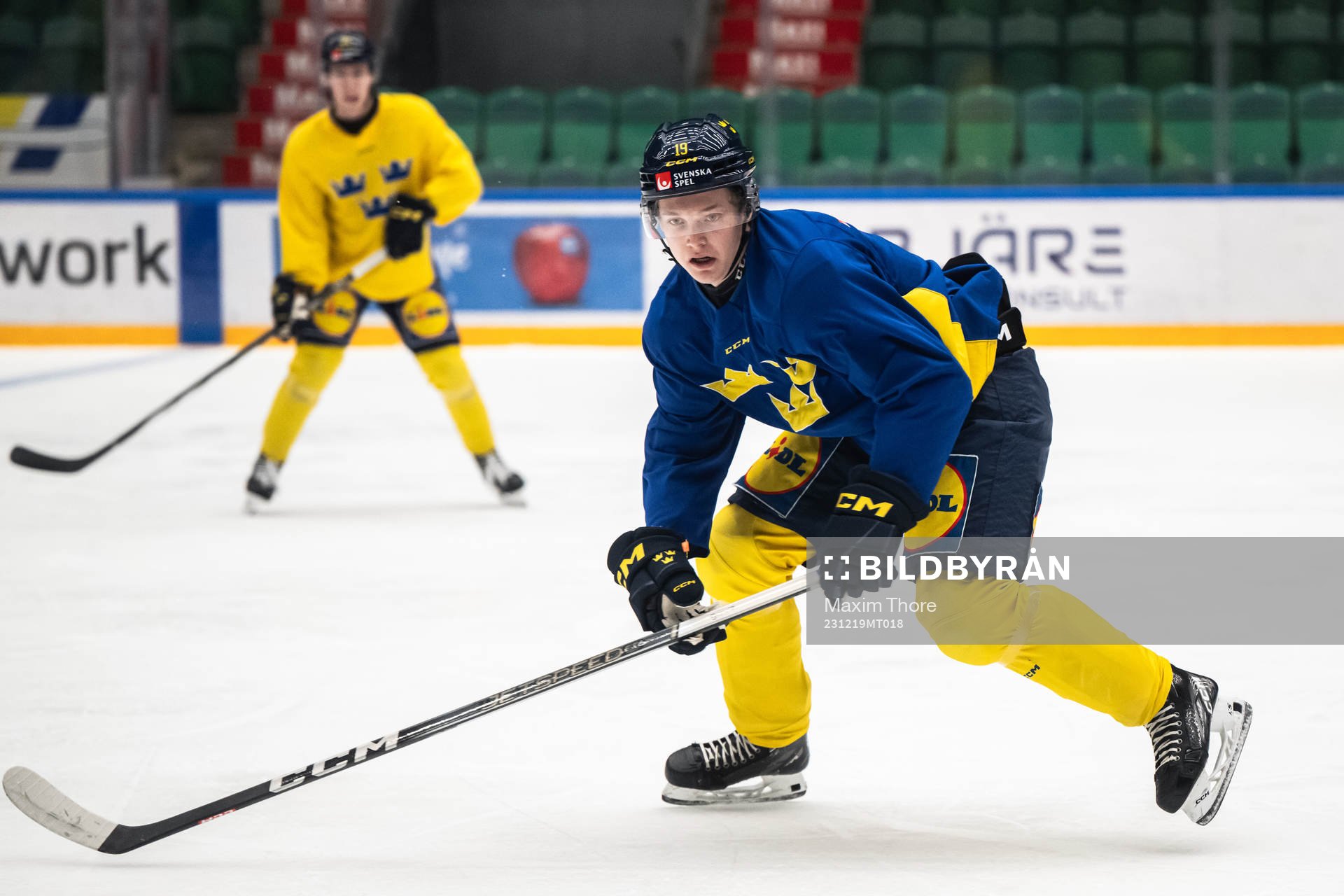 Rasmus Rudslätt of the Swedish under-20 national ice