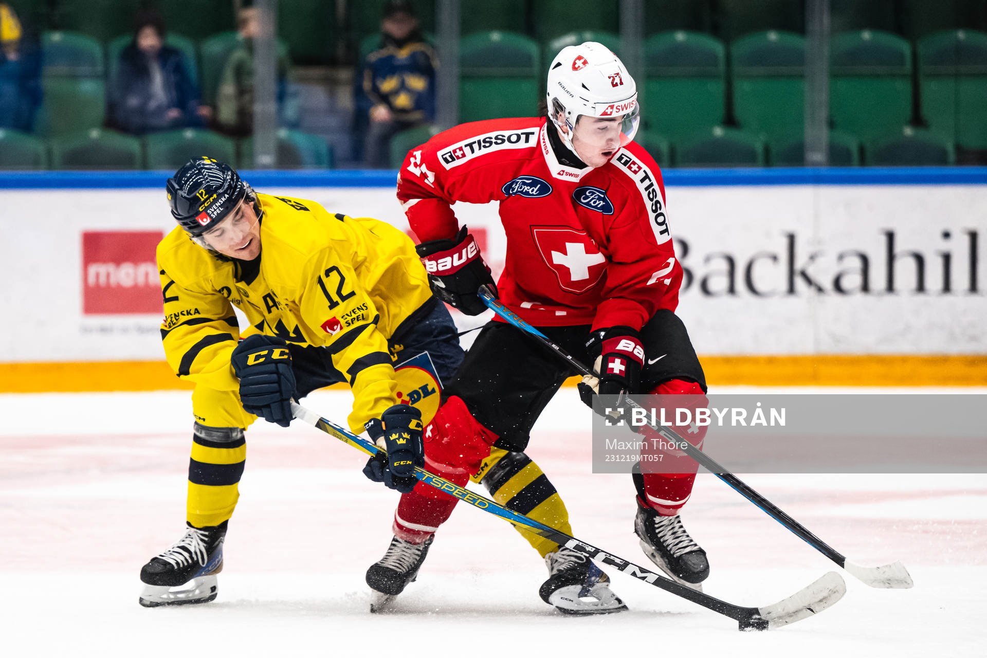 Noah Östlund of Sweden and Simon Meier of Switzerland