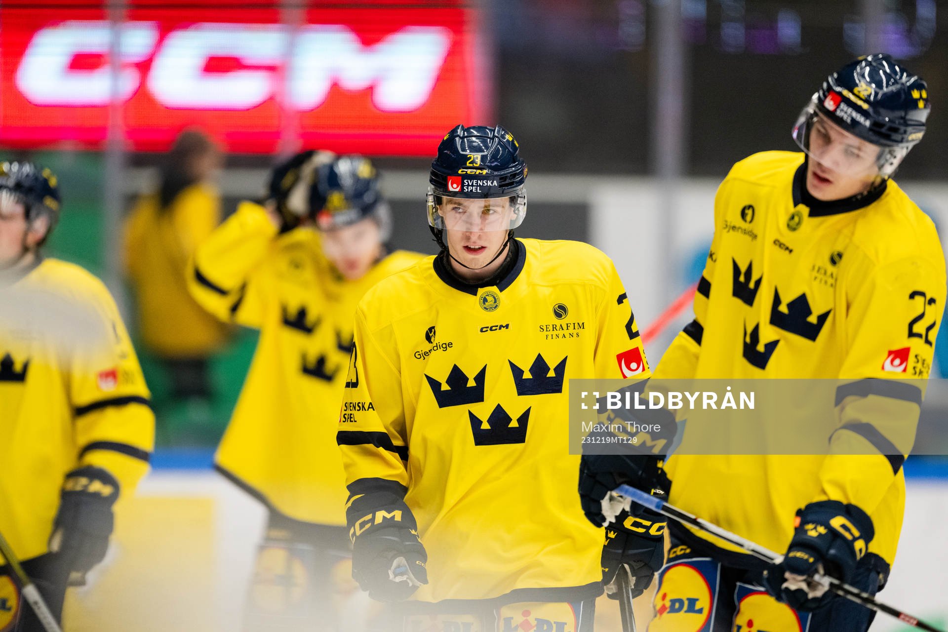 Jonathan Lekkerimäki of Sweden looks dejected