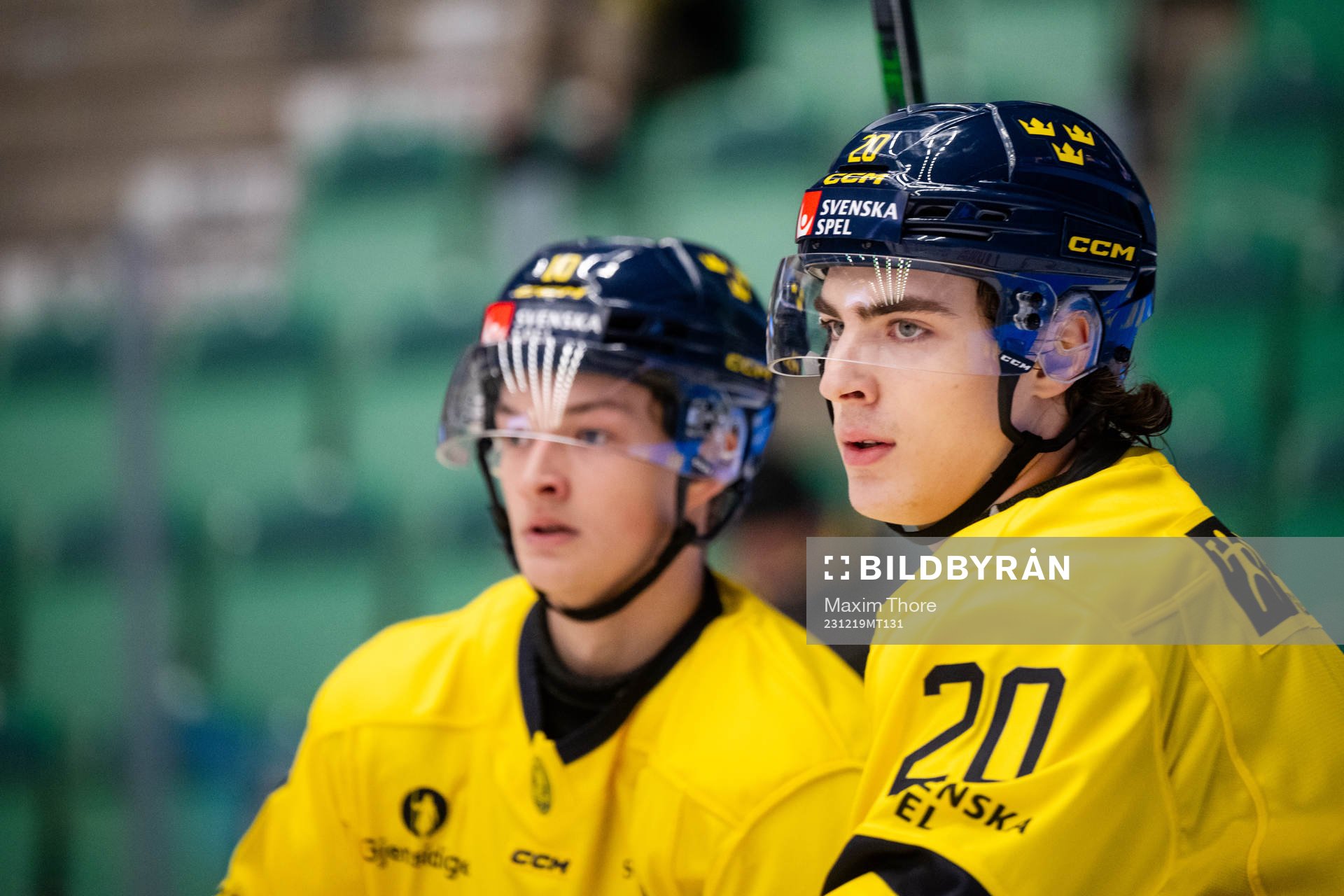 Fabian Wagner and Liam Öhgren of Sweden celebrate the 5-2