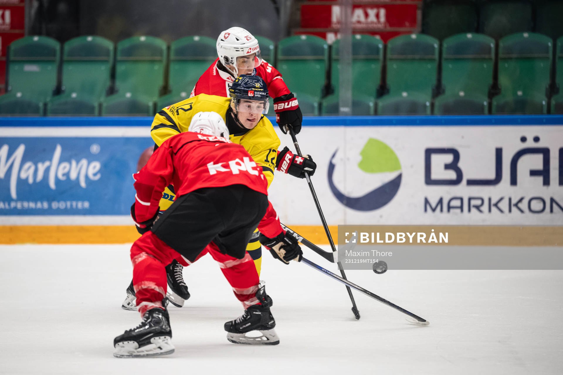 Noah Östlund of Sweden