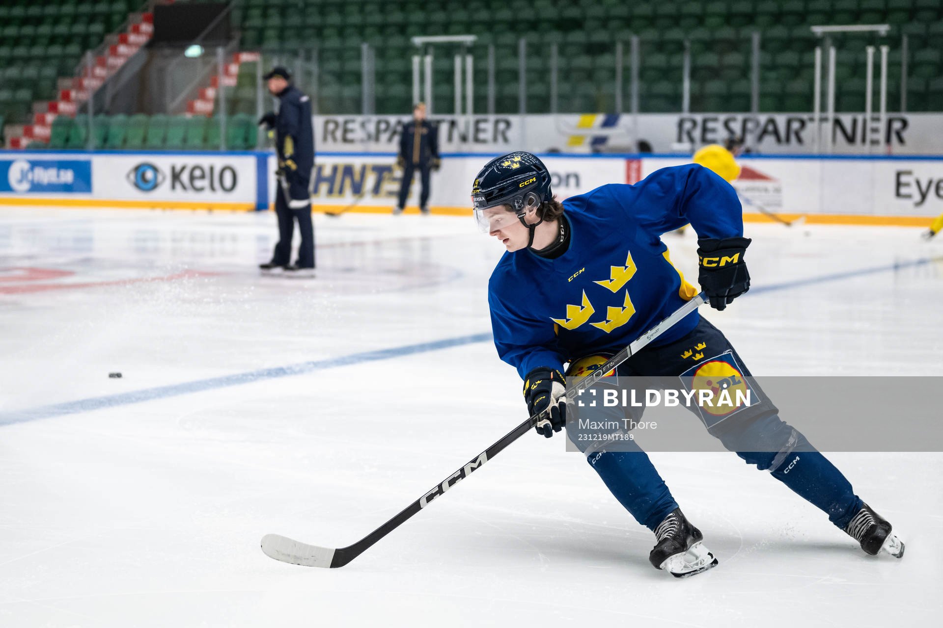 Rasmus Rudslätt of the Swedish under-20 national ice