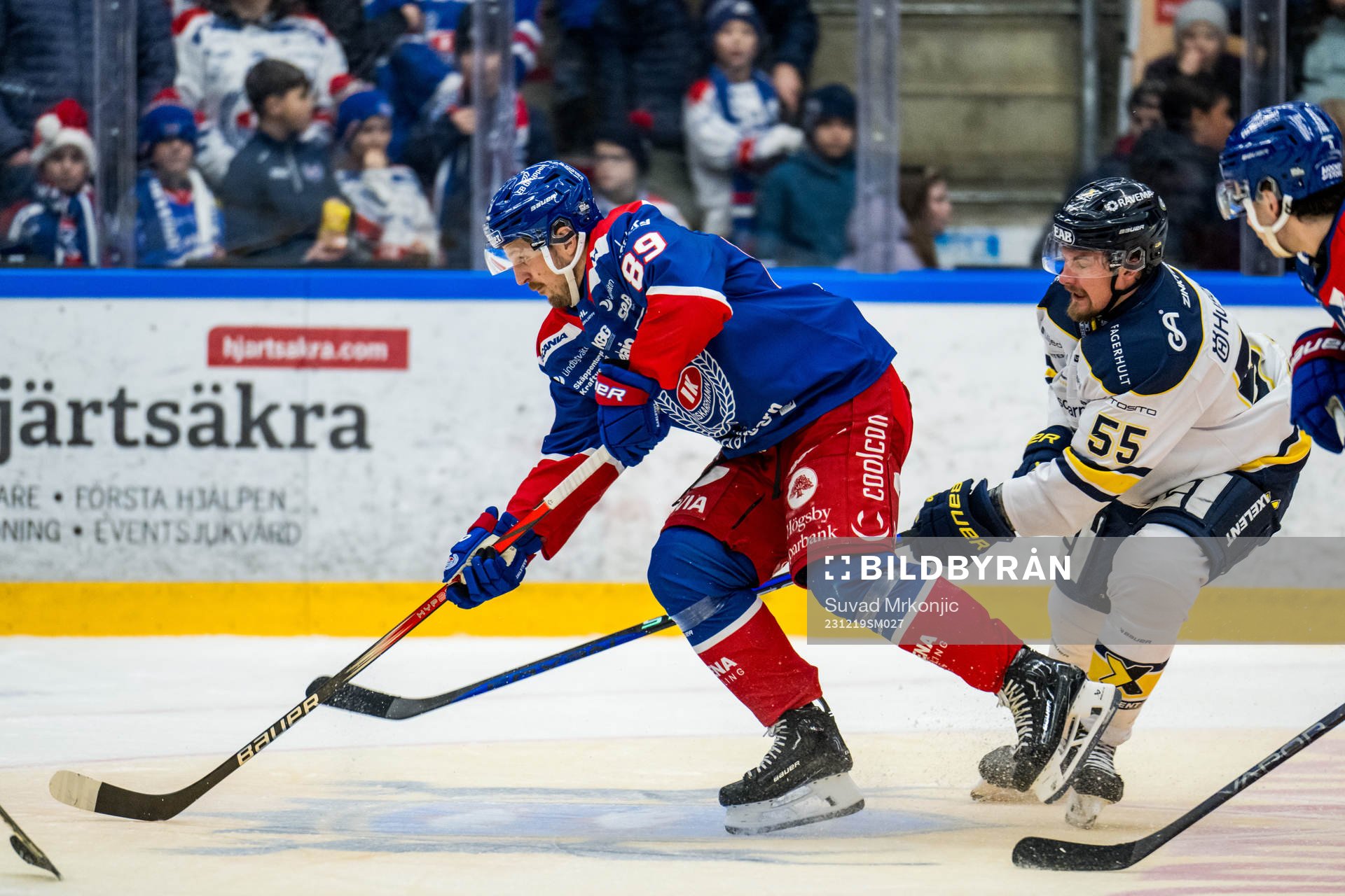 Oskarshamns Patrik Karlkvist och HV71s Mikael Seppälä