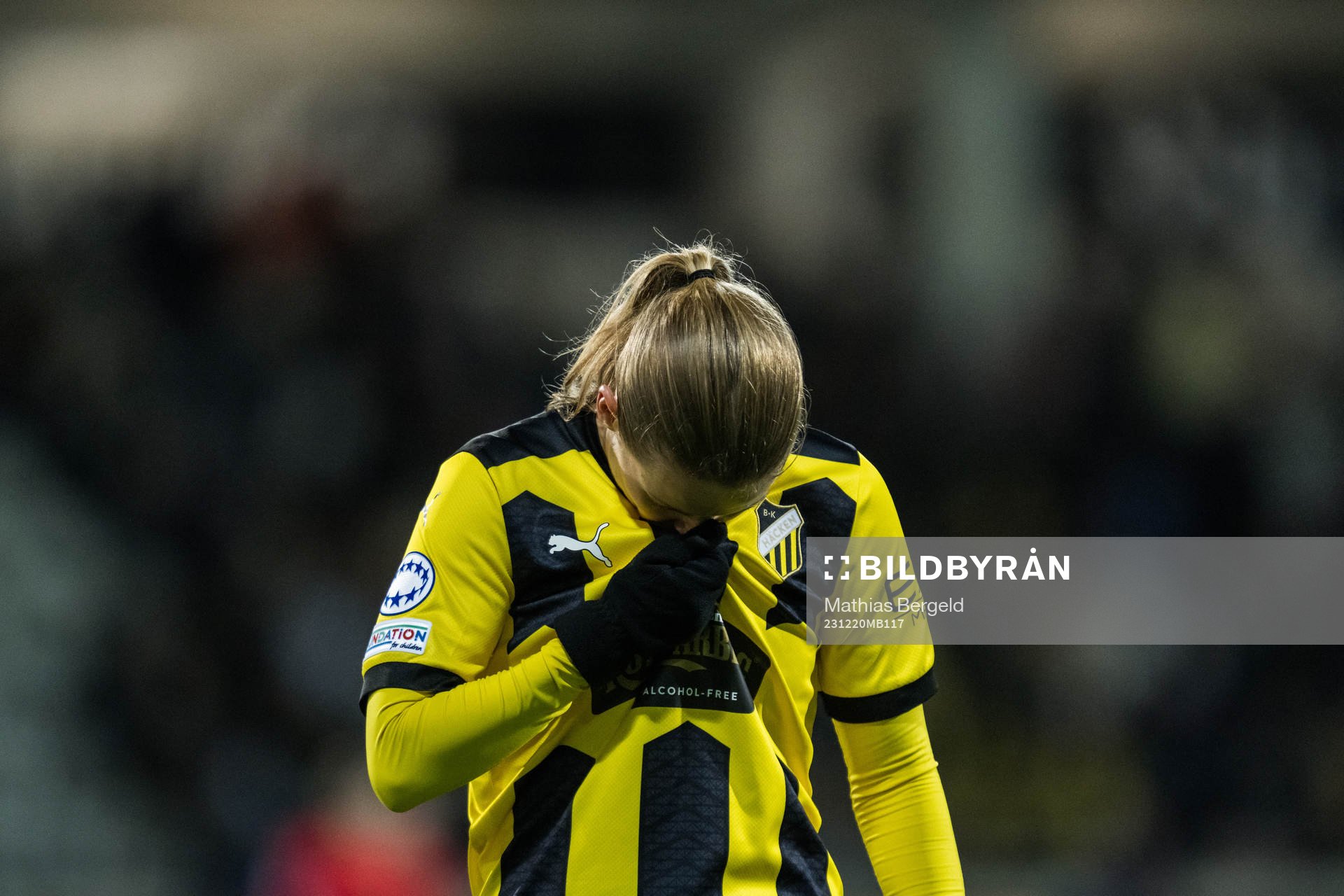 Anna Anvegård of Häcken looks dejected