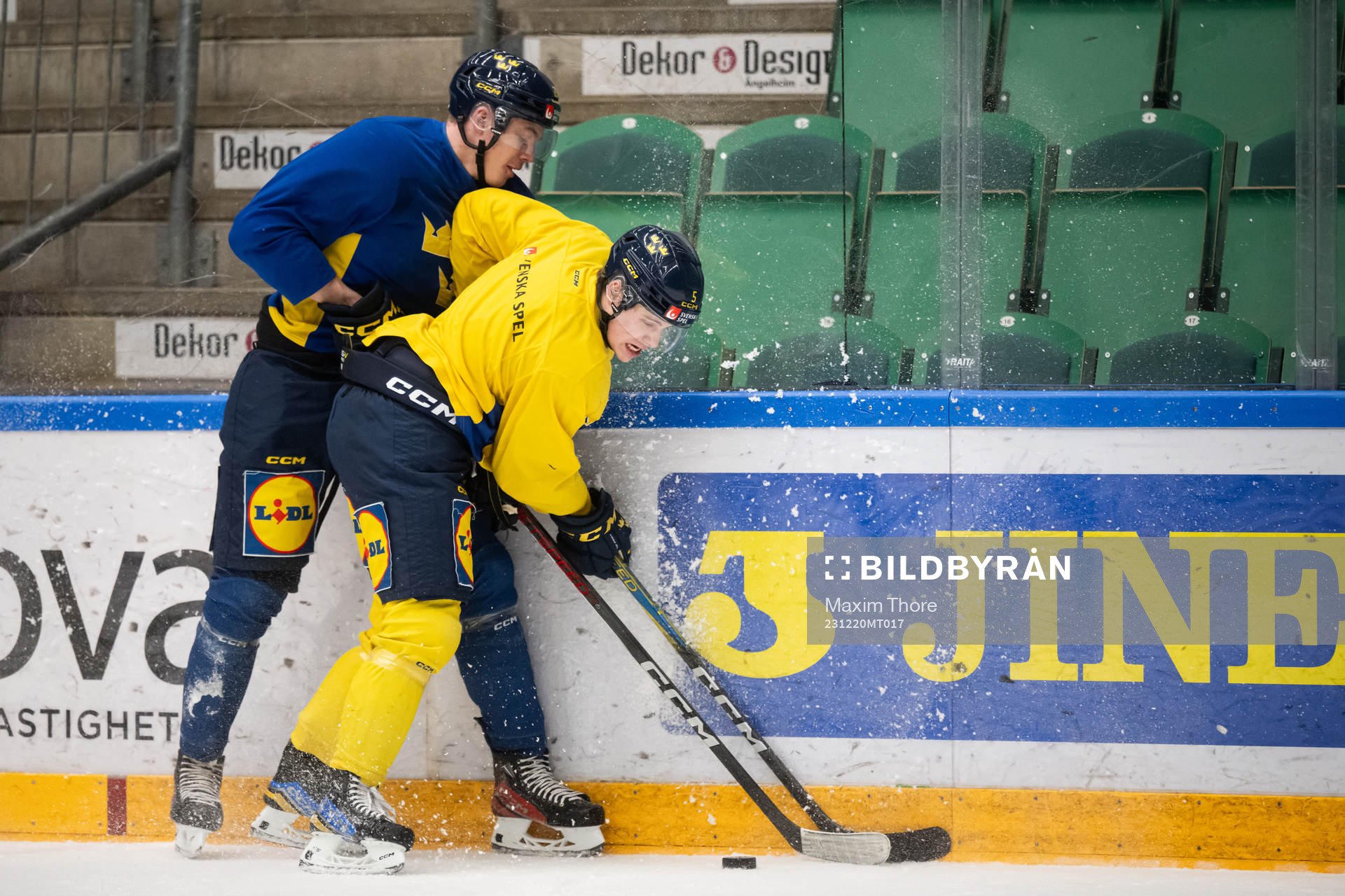 Anton Wahlberg and Mattias Hävelid of the Swedish under-20