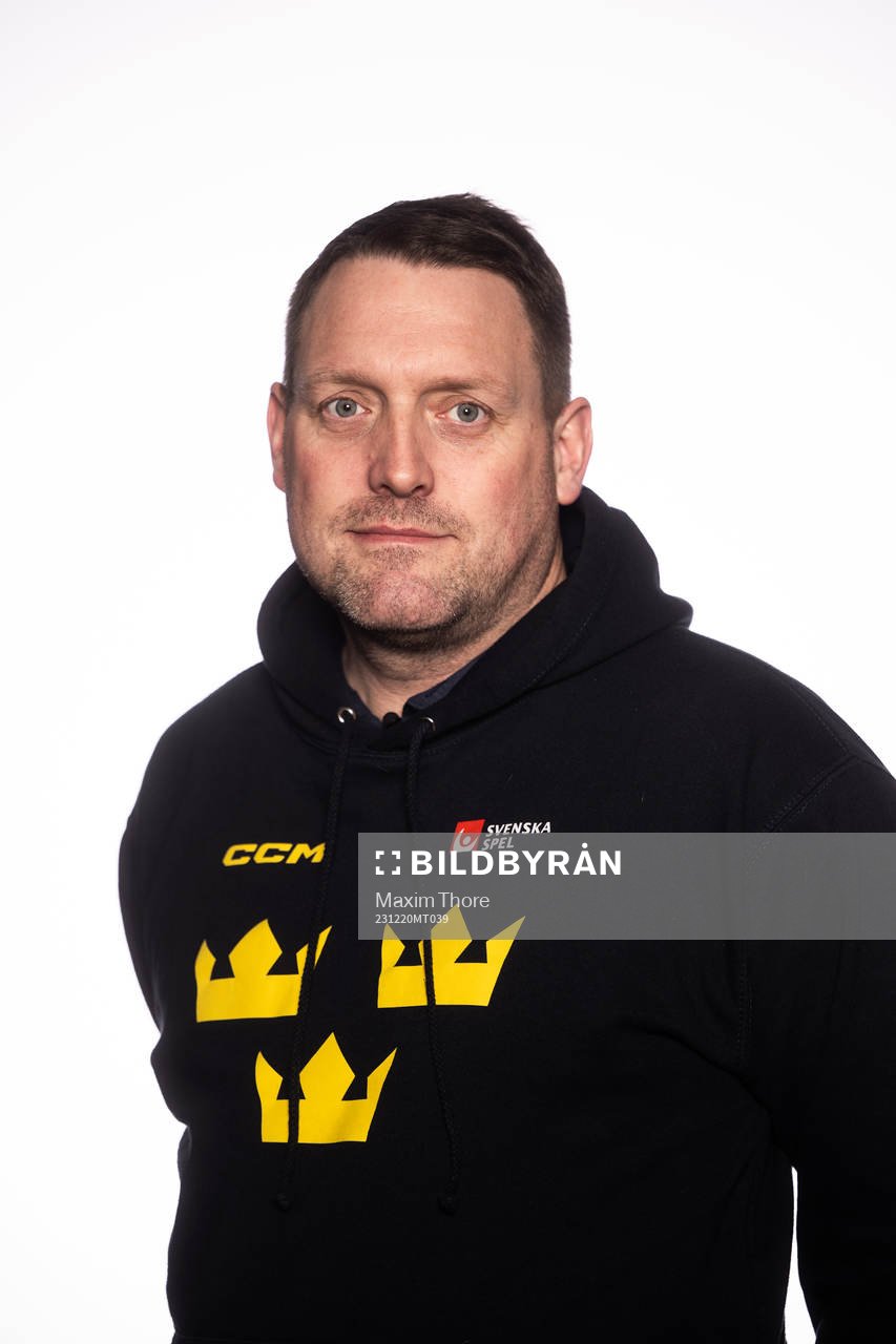 Equipment manager Daniel Nilsson of the Swedish under-20