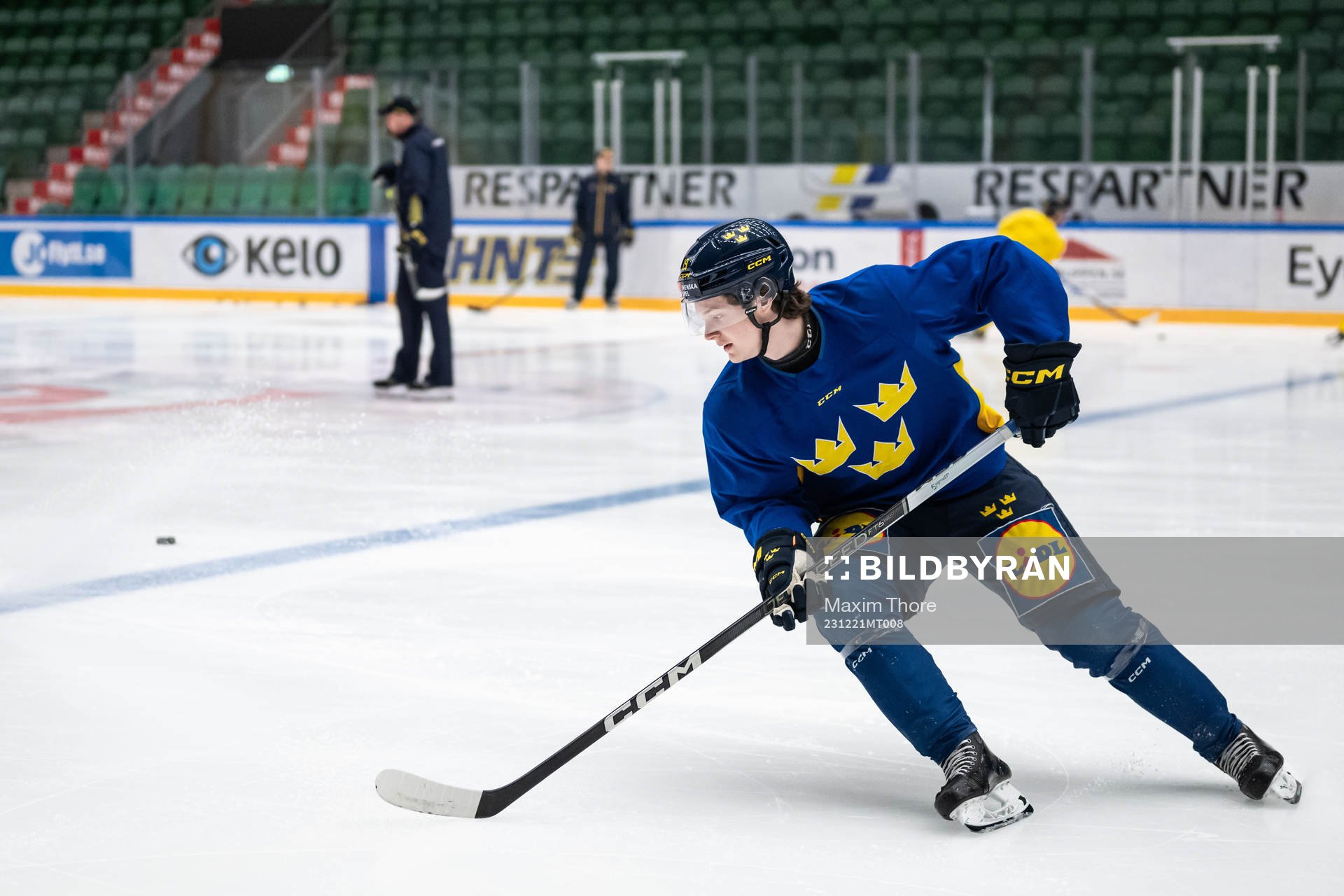 Rasmus Rudslätt of the Swedish under-20 national ice