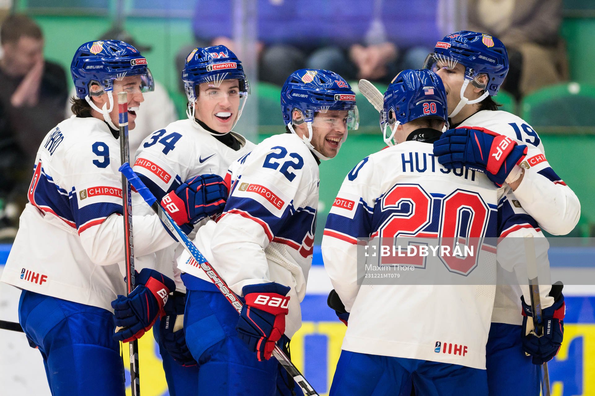 Isaac Howard of USA celebrates the 2-2 goal