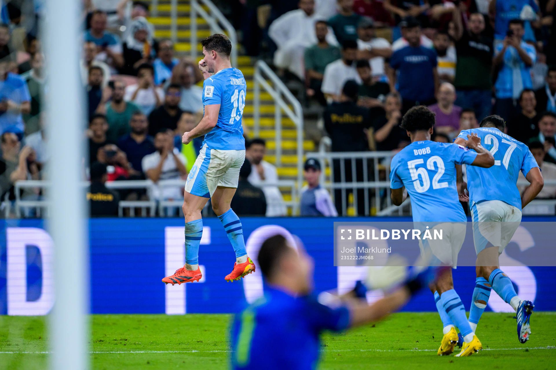 Julian Alvarez of Manchester City celebrates the 0-4 goal