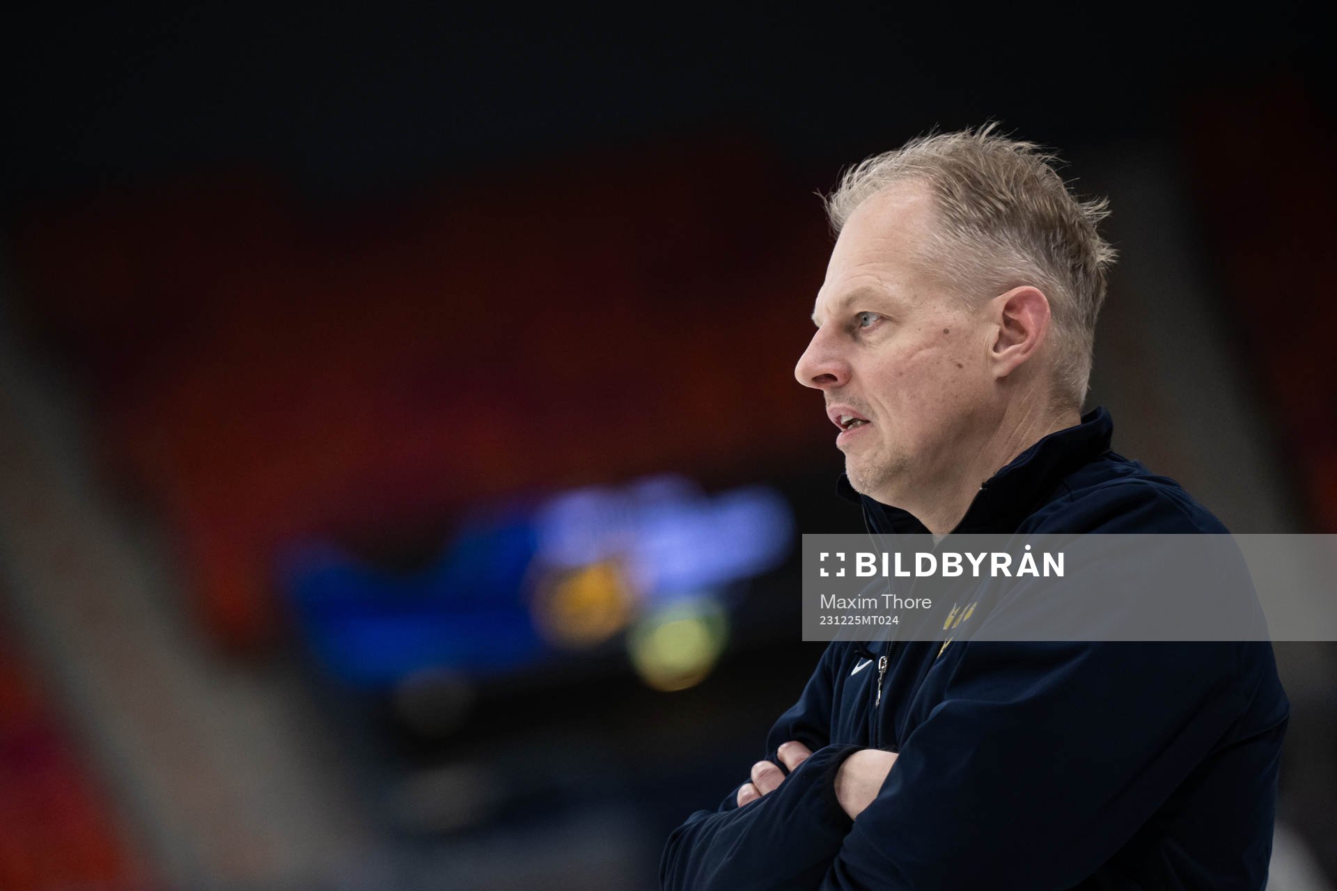 Head coach Magnus Hävelid of Sweden at a practice session