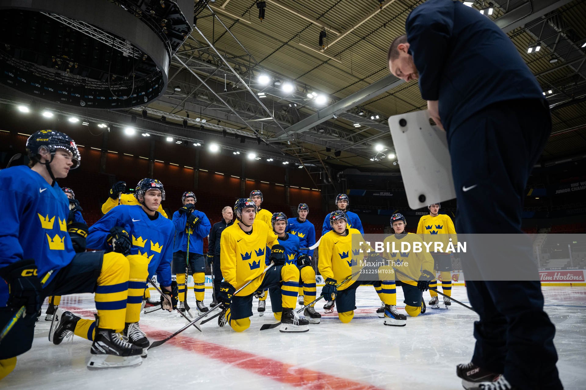 Players of Sweden at a practice session