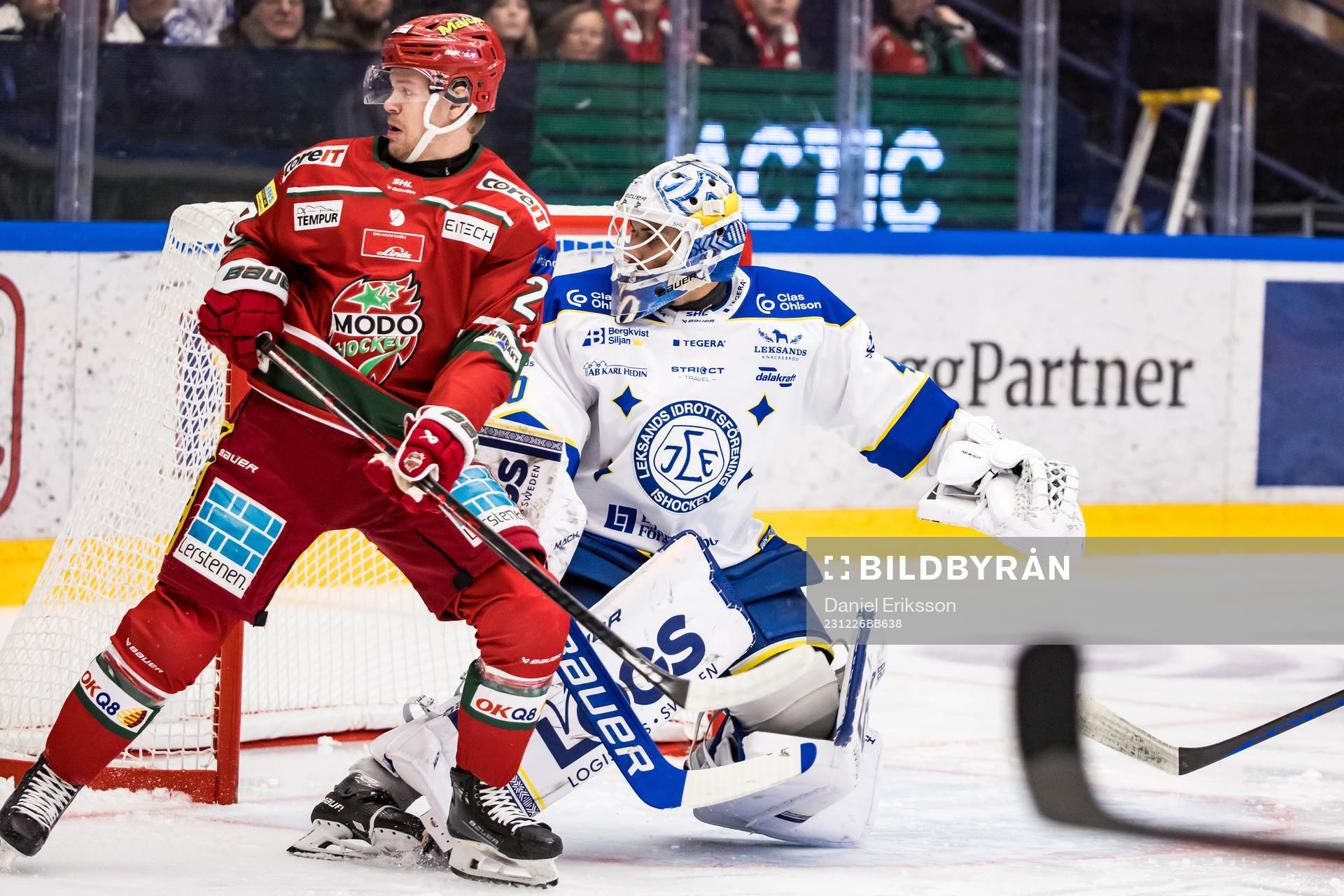 MoDos Mikkel Aagaard och Leksands målvakt Mantas Armalis