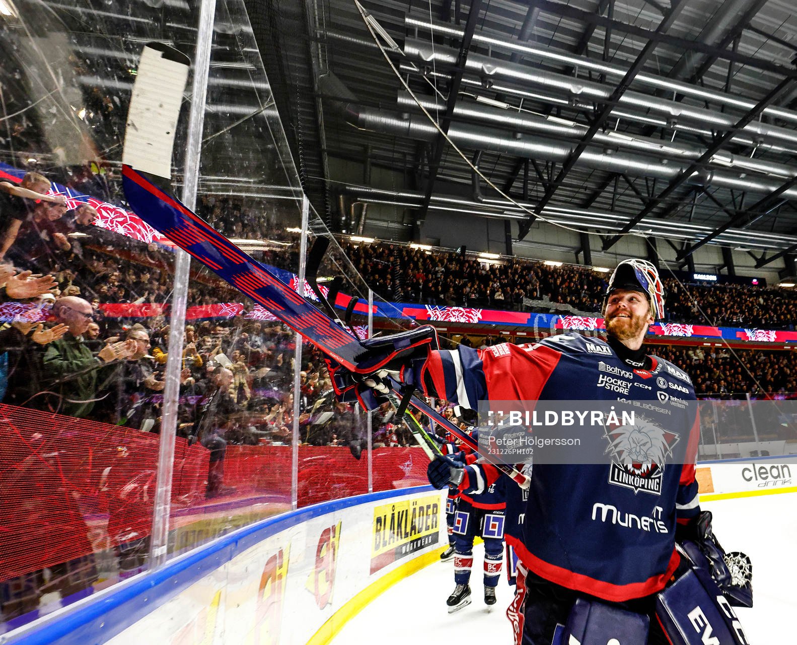 Linköpings målvakt Marcus Högberg jublar