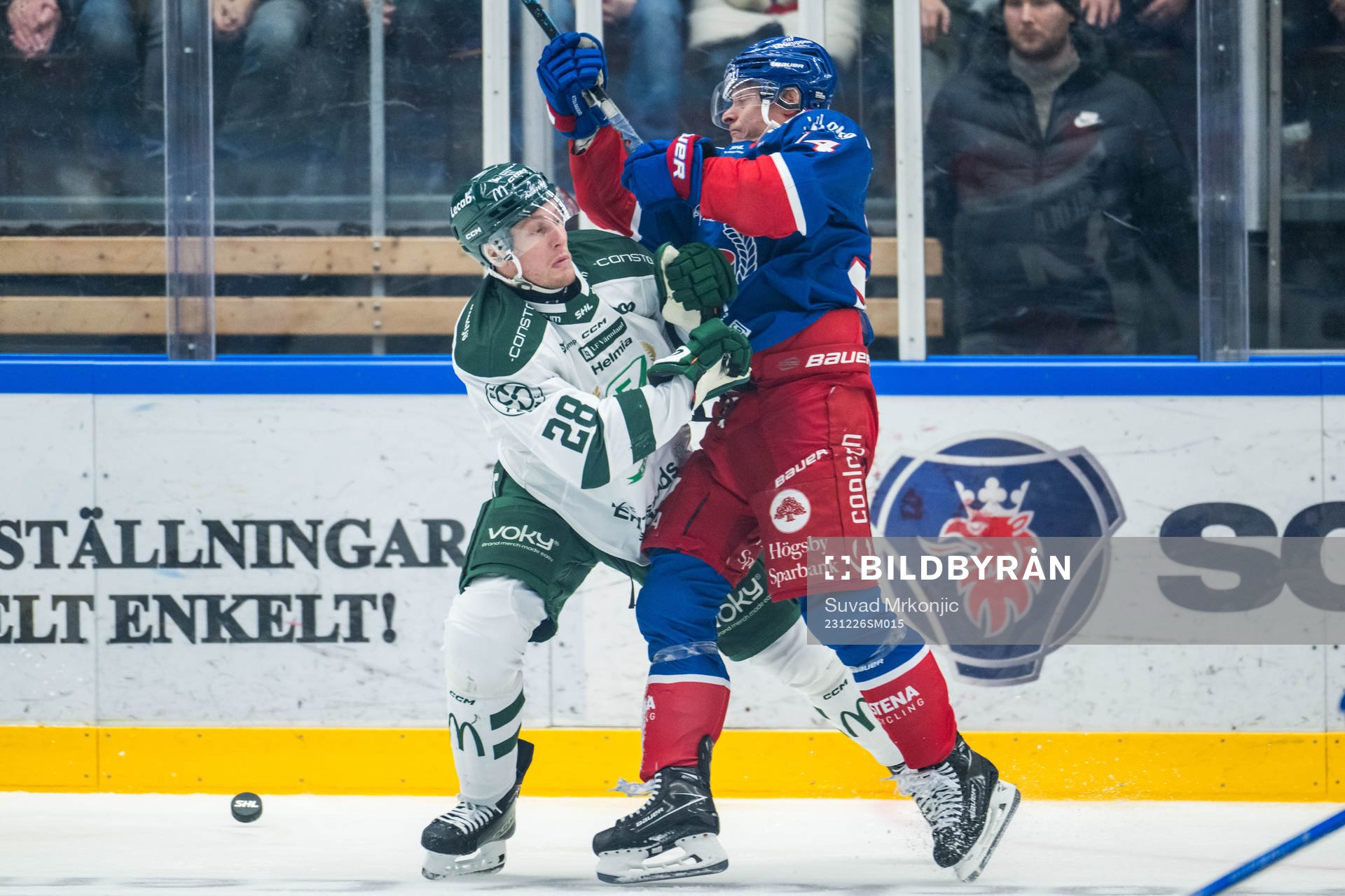 Färjestads Mattias Göransson och Oskarshamns Olli Palola