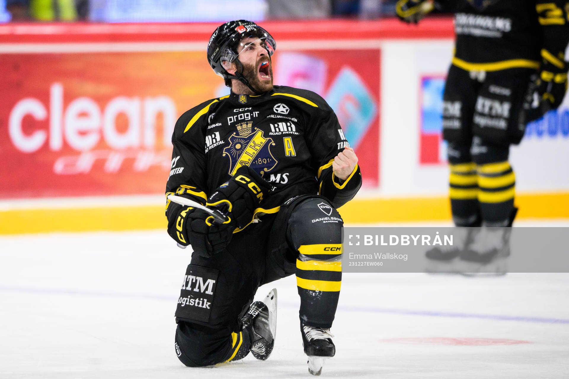 AIKs Mathew Maione jublar