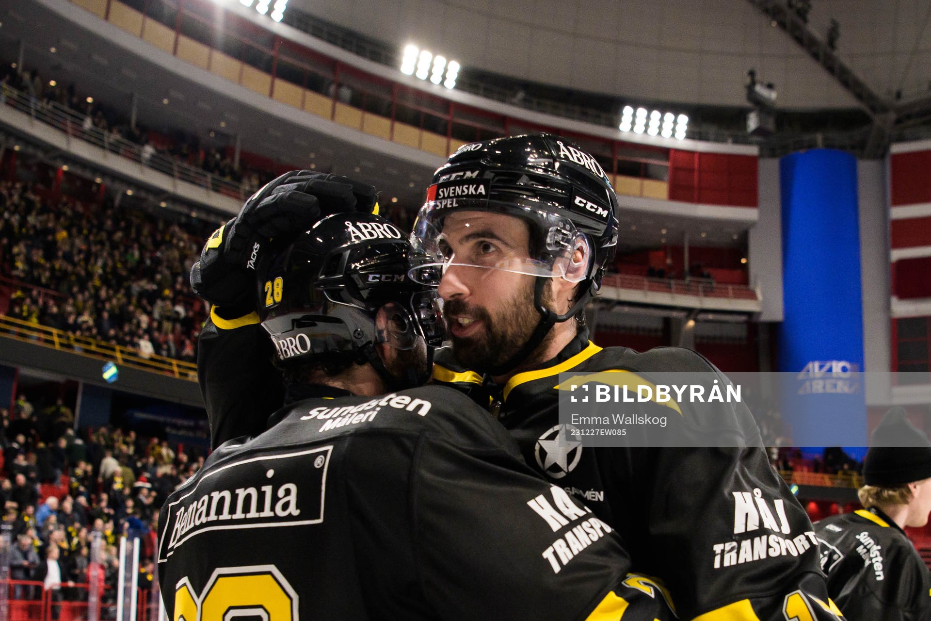AIKs Mathew Maione och Kristoff Kontos jublar