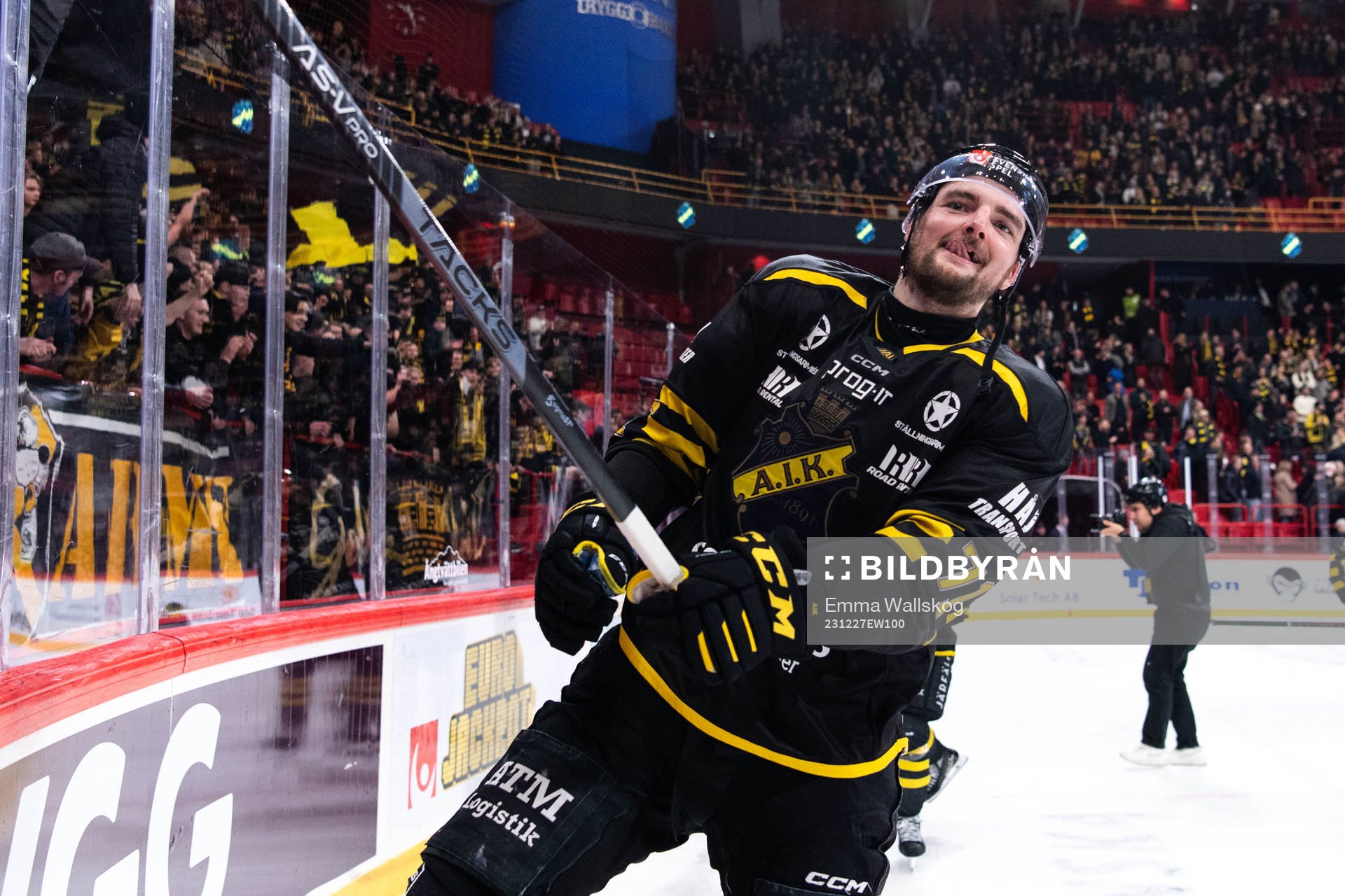 AIKs Branden Troock jublar