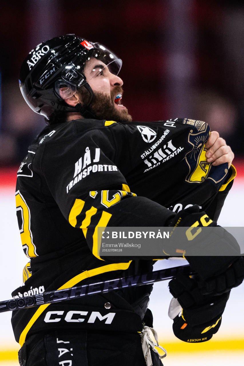 AIKs Mathew Maione jublar