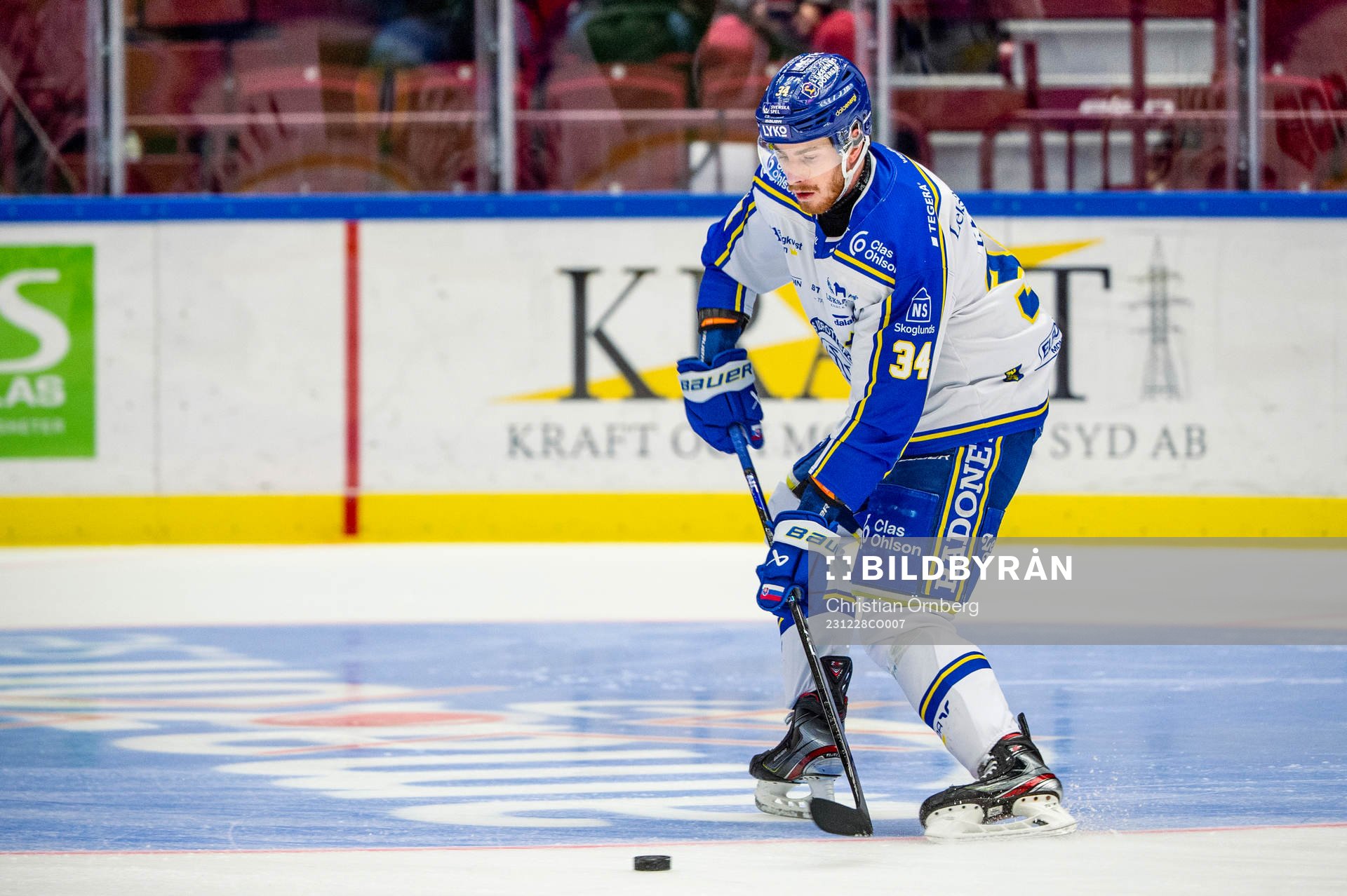 Leksands Peter Cehlarik värmer upp innan ishockeymatchen i