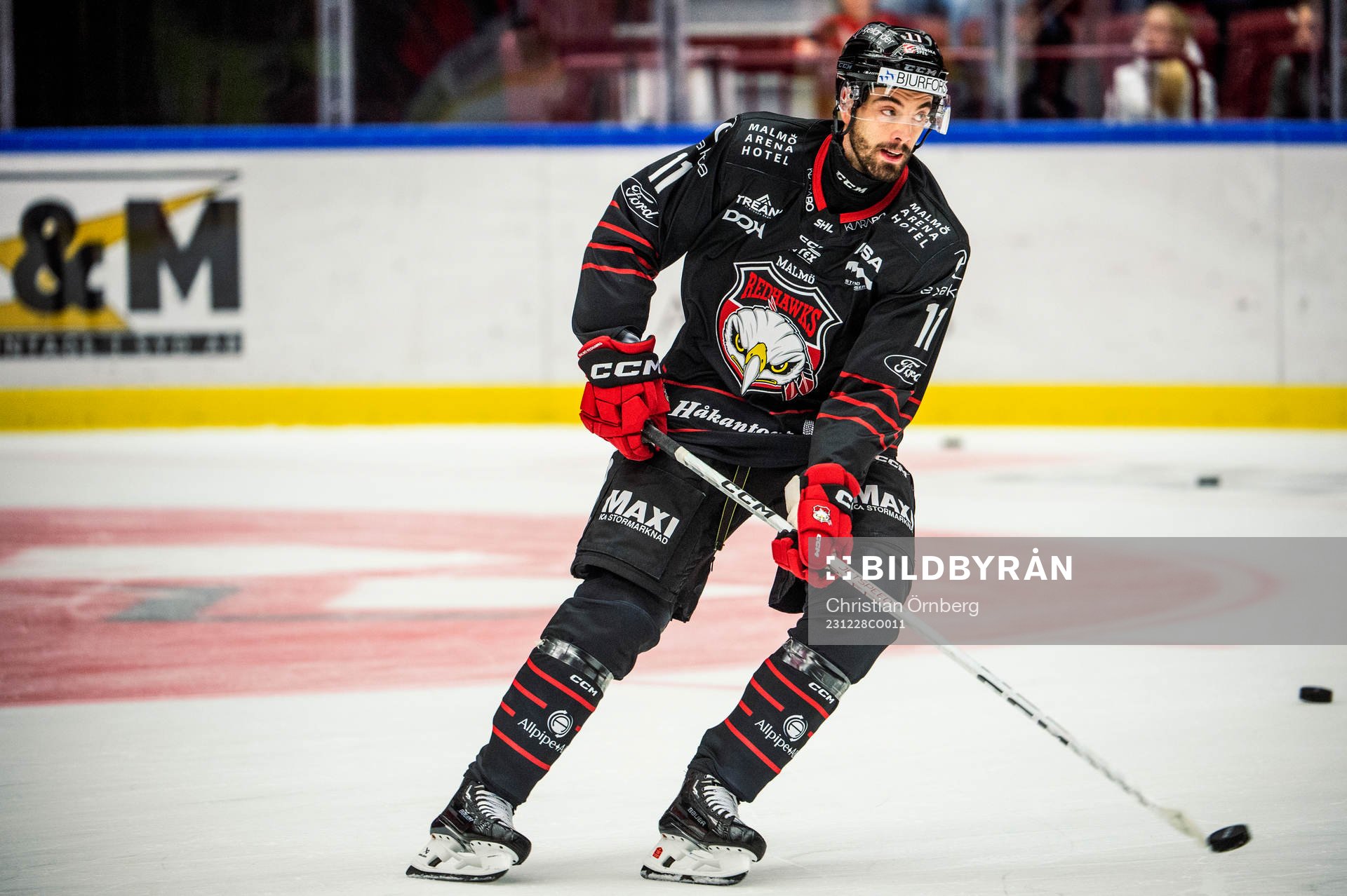Malmö Redhawks Markus Lauridsen värmer upp innan