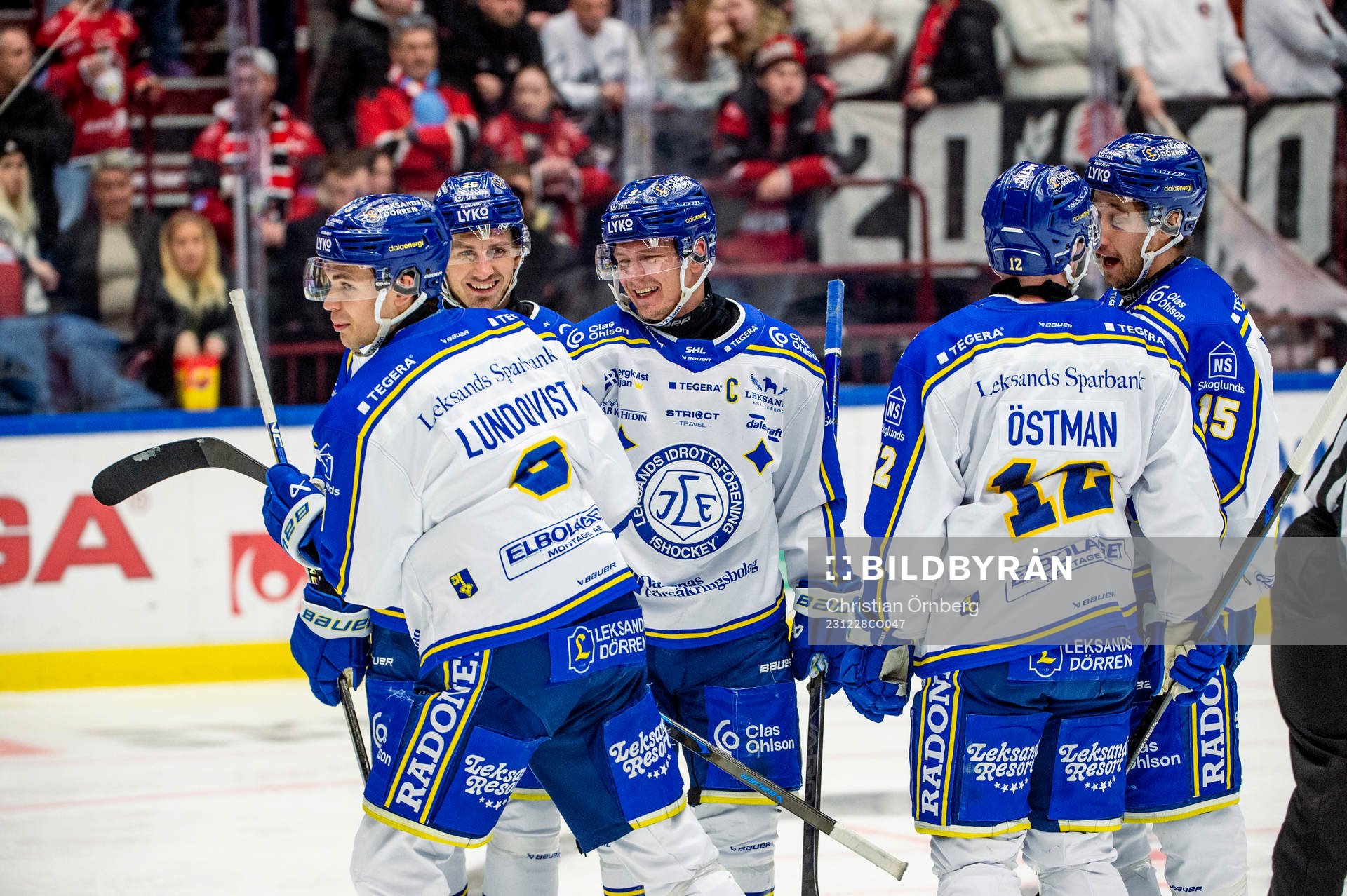 Leksands Alexander Lundqvist jublar med lagkamraterna