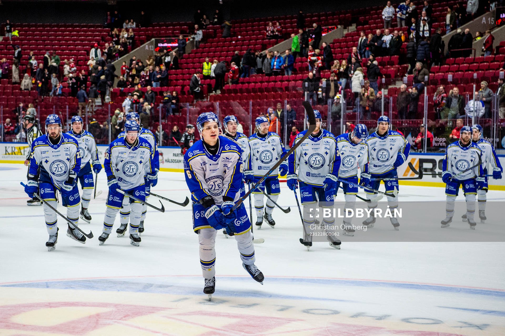 Leksands Alexander Lundqvist jublar med lagkamraterna