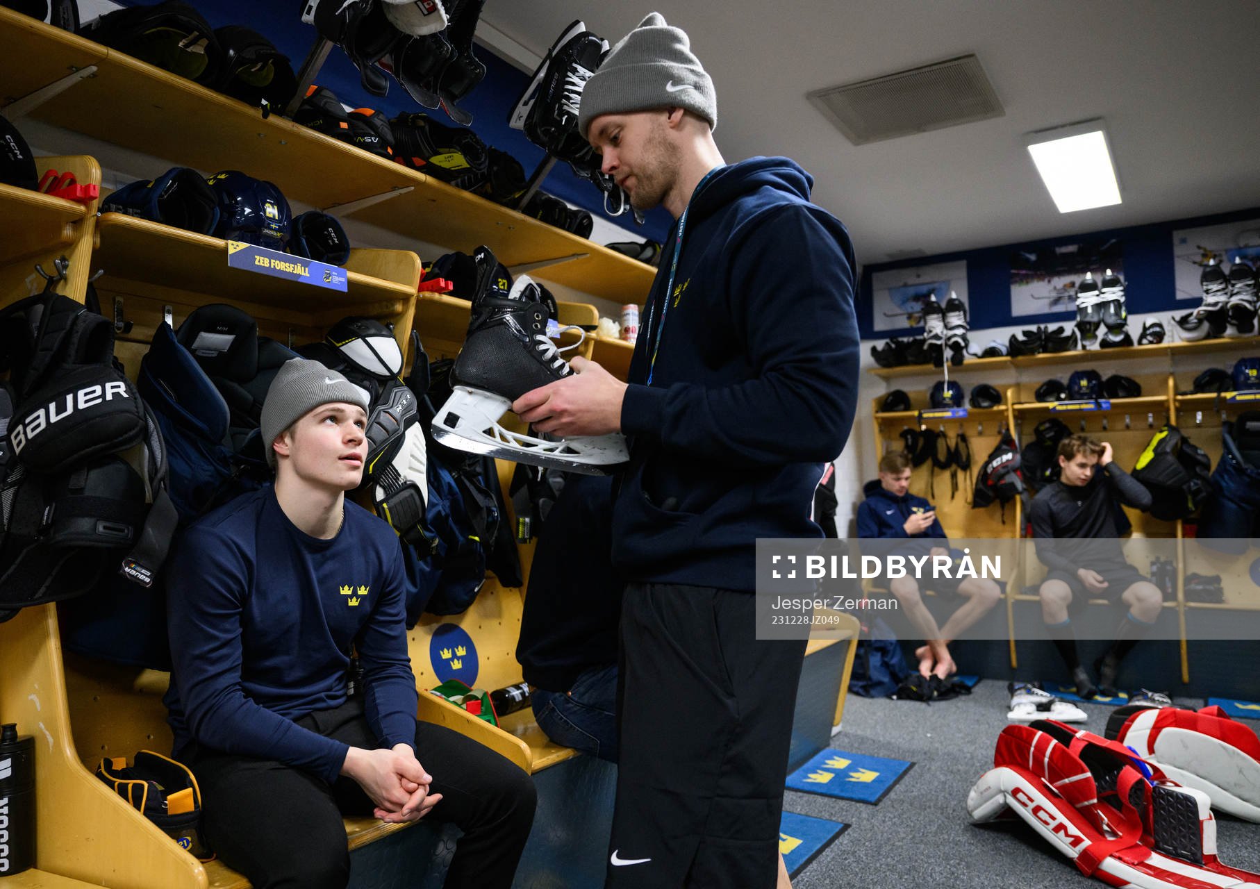 Zeb Forsfjäll and equipment manager Jonas Landström of