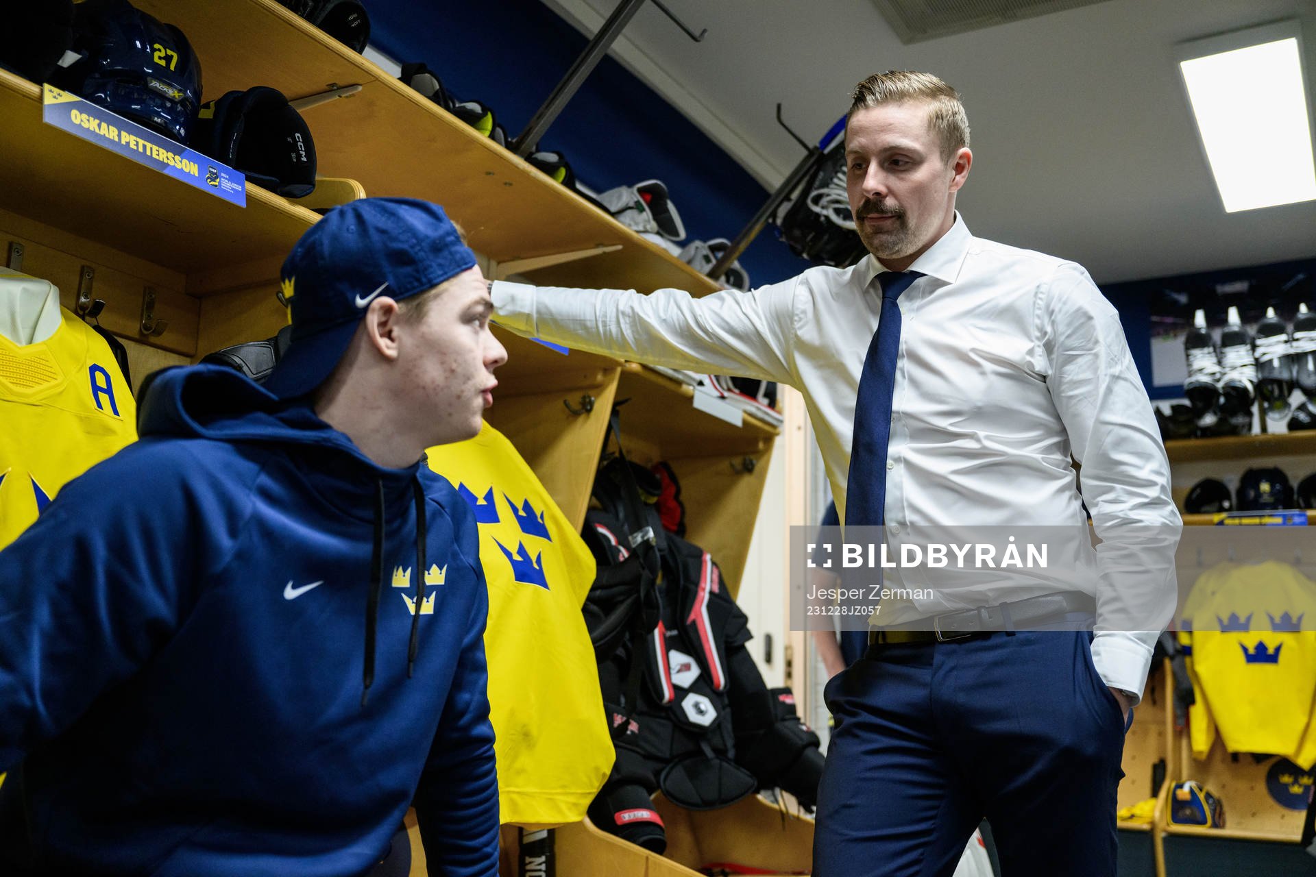 Oskar Pettersson and Assistant coach Pierre Johnsson