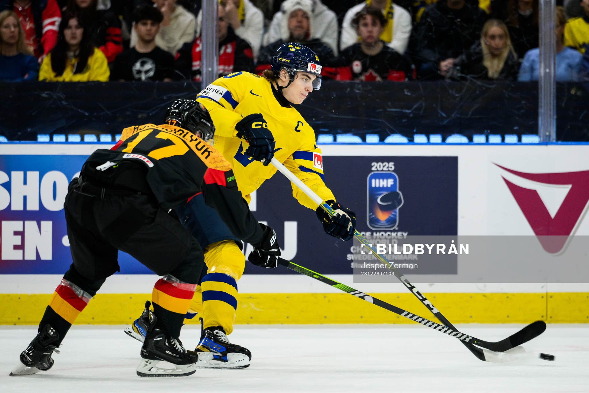 Daniel Assavolyuk of Germany and Liam Öhgren of Sweden